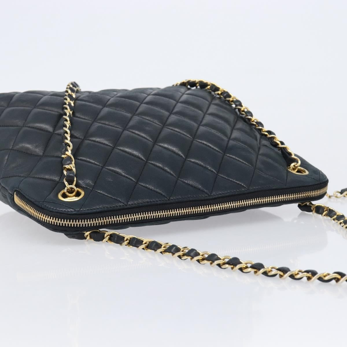 Chanel Shoulder Quilted Leather Black Leather Shoulder Bag Bag (Pre-Owned)