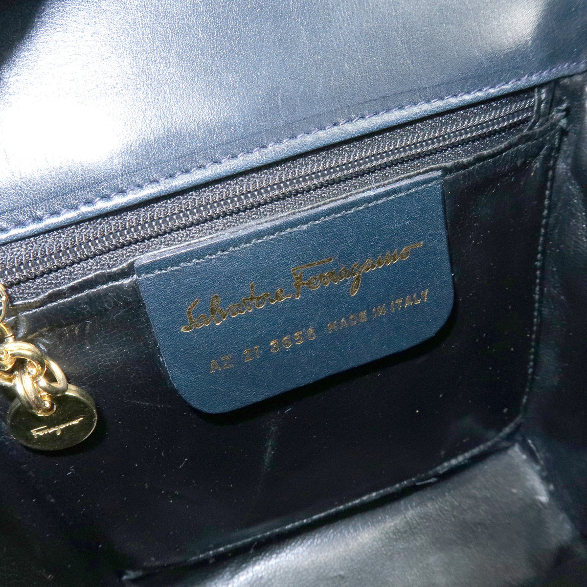 Salvatore Ferragamo Vintage Gancini Flap Leather Navy Leather Shoulder Bag Bag (Pre-Owned)
