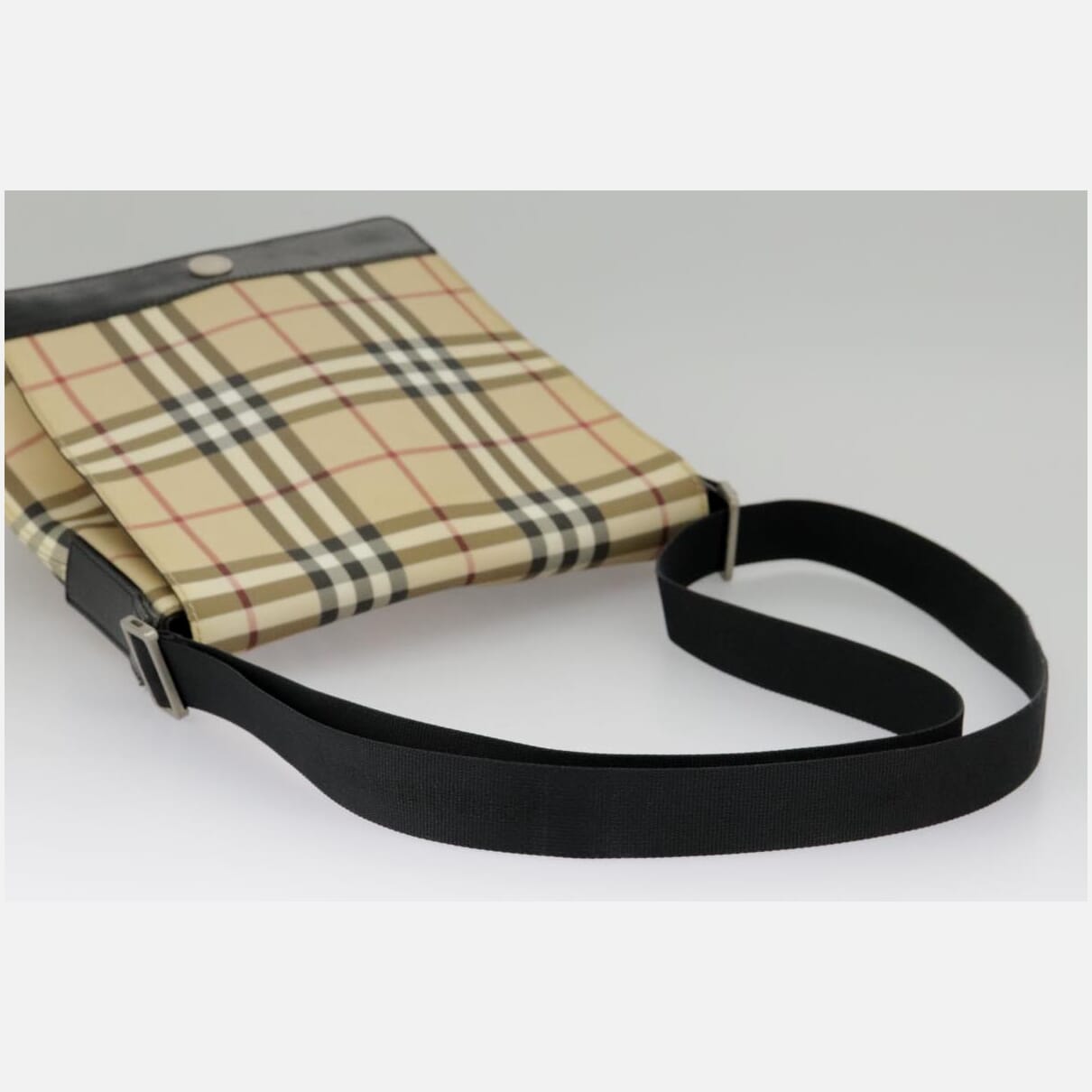 Burberry Nova Check Beige Canvas Shoulder Bag (Pre-Owned)