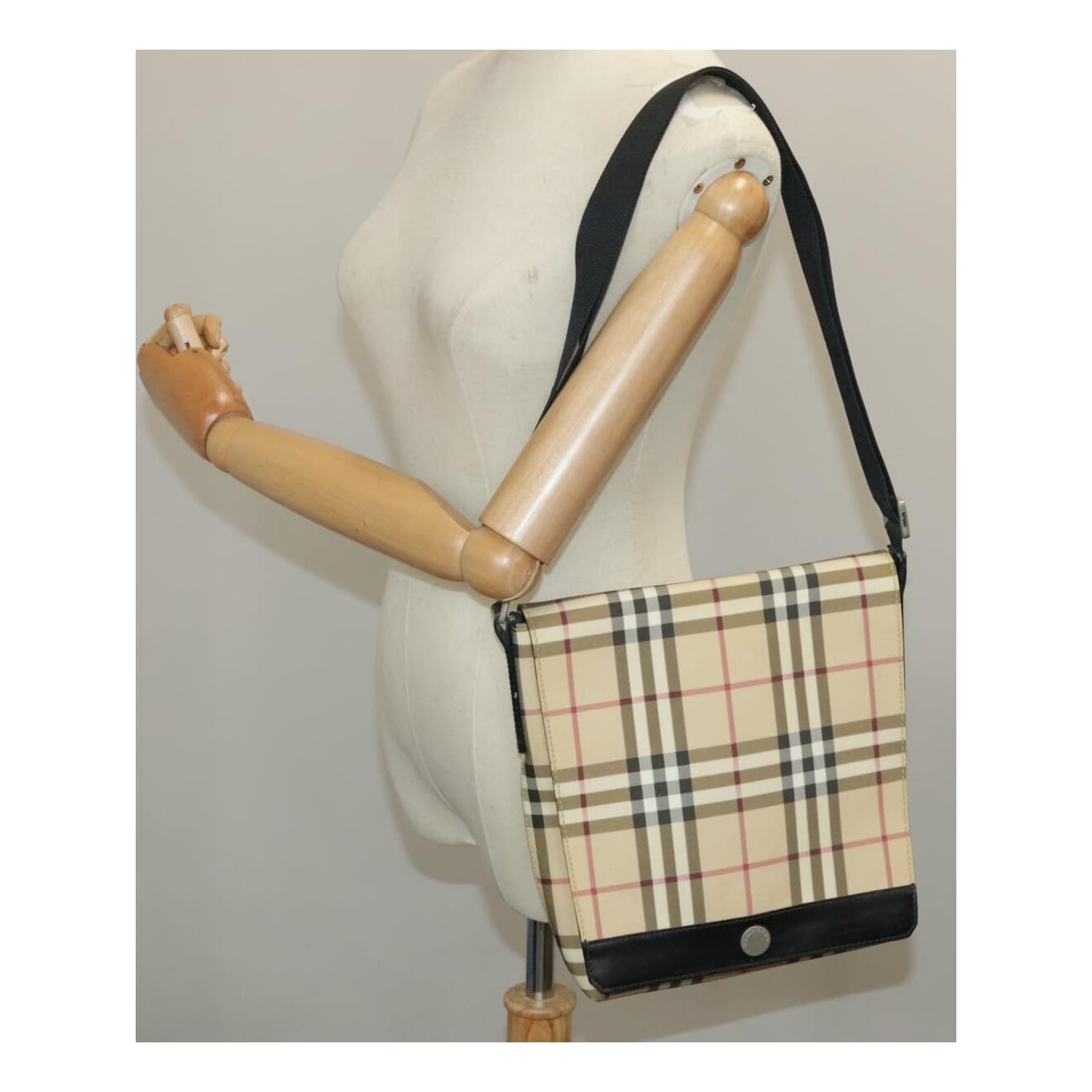Burberry Nova Check Beige Canvas Shoulder Bag (Pre-Owned)