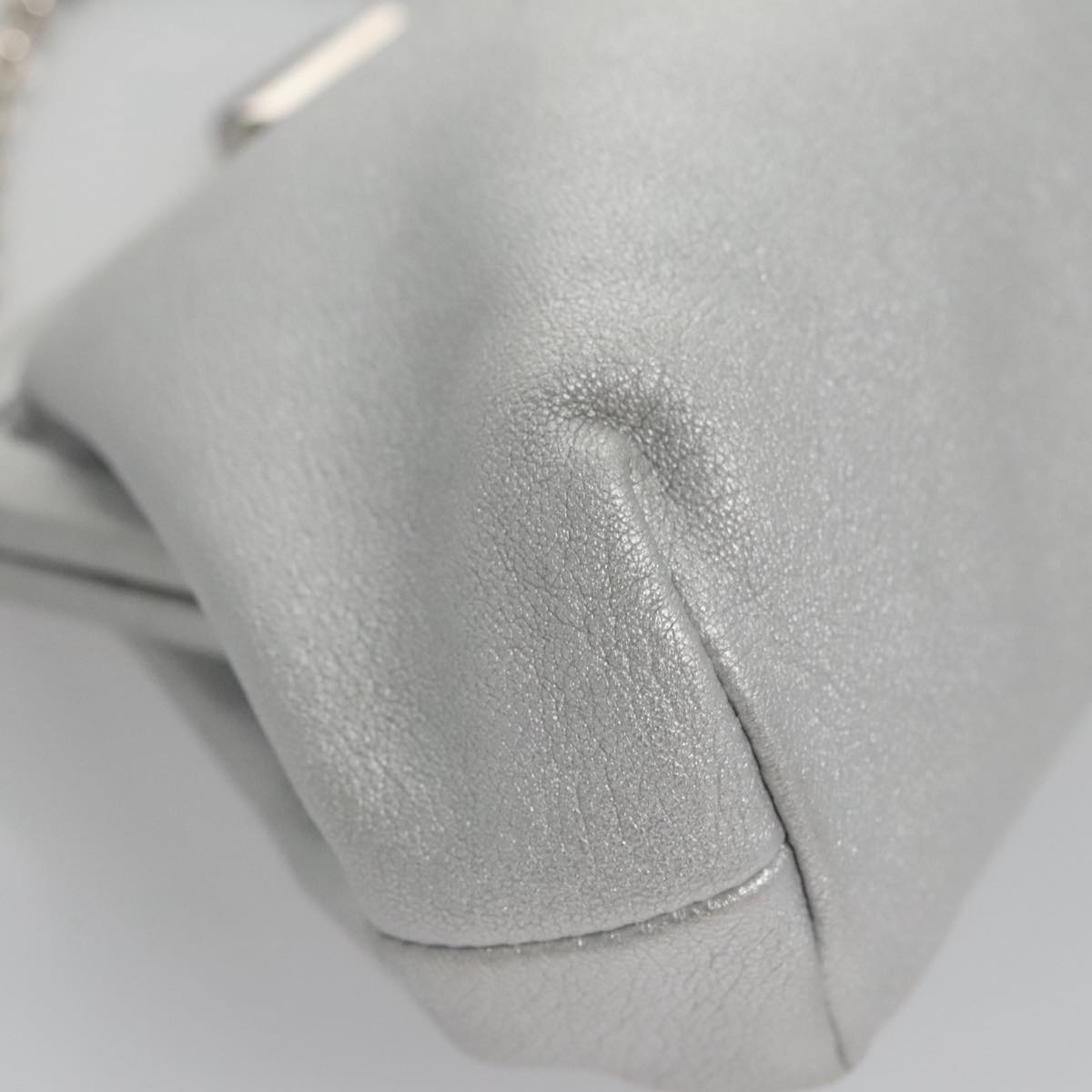Salvatore Ferragamo Silver Leather Shoulder Bag (Pre-Owned)