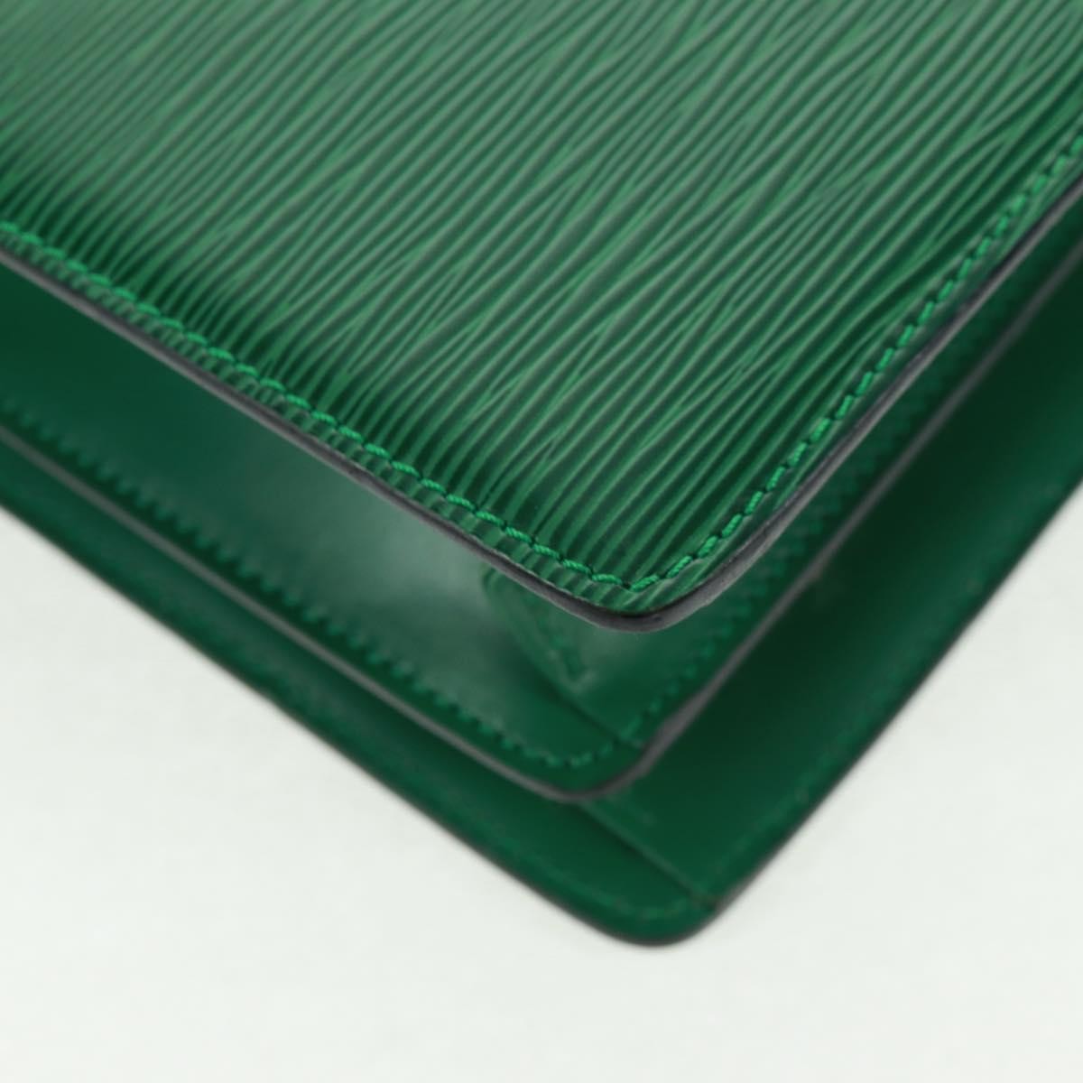 Louis Vuitton Capucines Epi Leather Green Leather Shoulder Bag Bag (Pre-Owned)