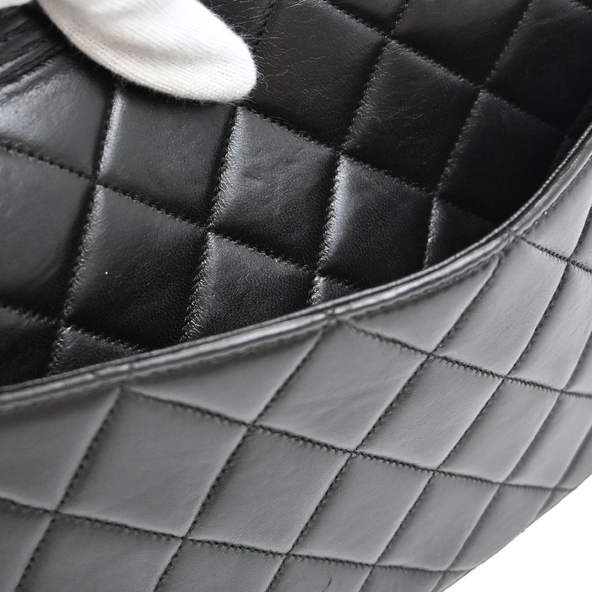Chanel Classic Single Flap Quilted Lambskin Black Leather Handbag (Pre-Owned)