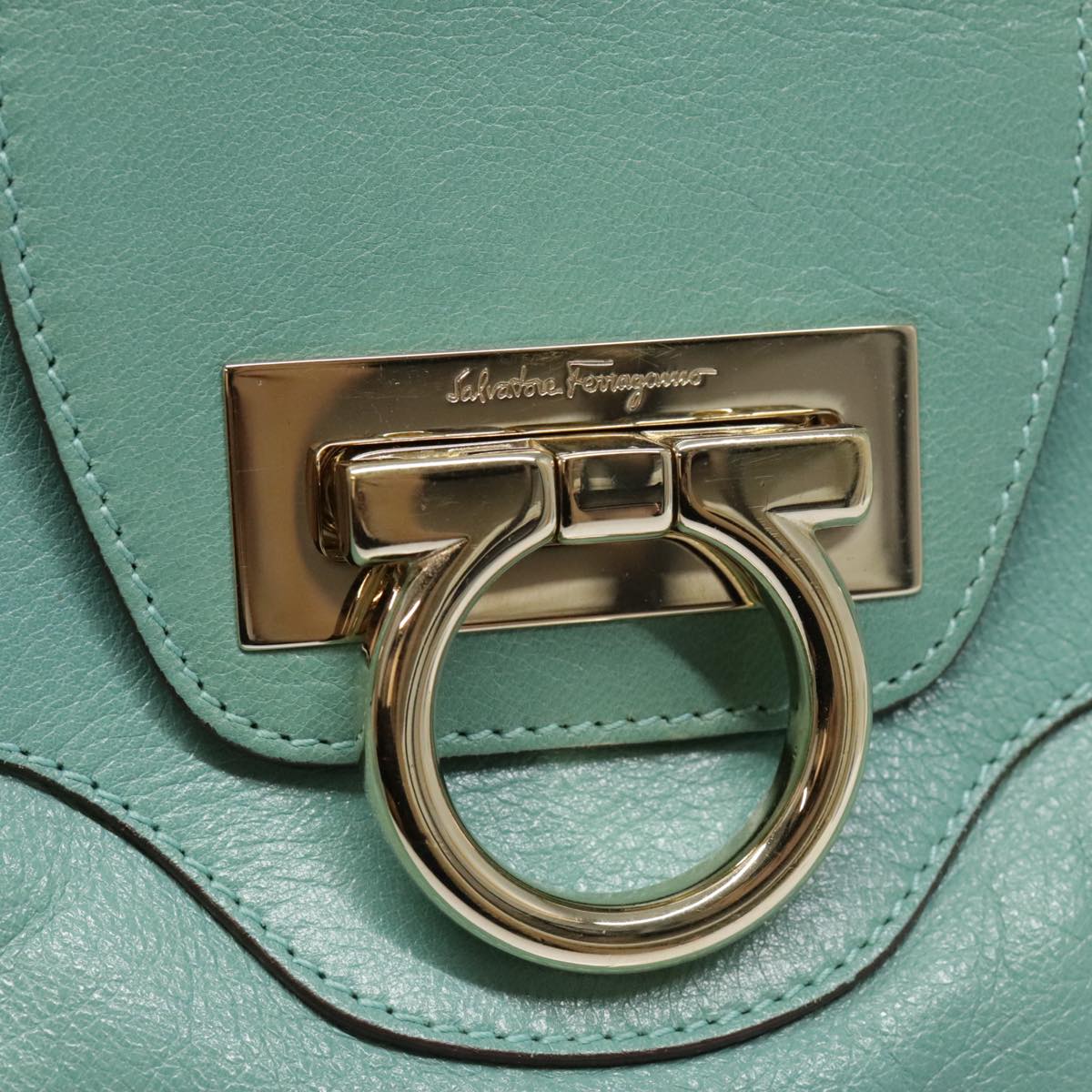 Salvatore Ferragamo Marisa Green Leather Shoulder Bag (Pre-Owned)