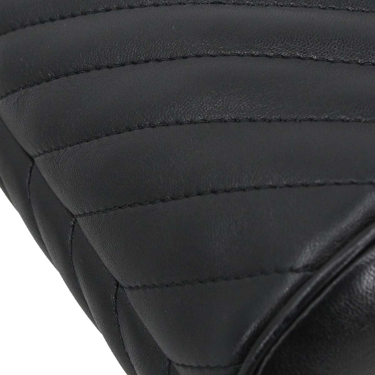 Chanel Handle With Chic Bucket Chevron Lambskin Black Leather Handbag (Pre-Owned)
