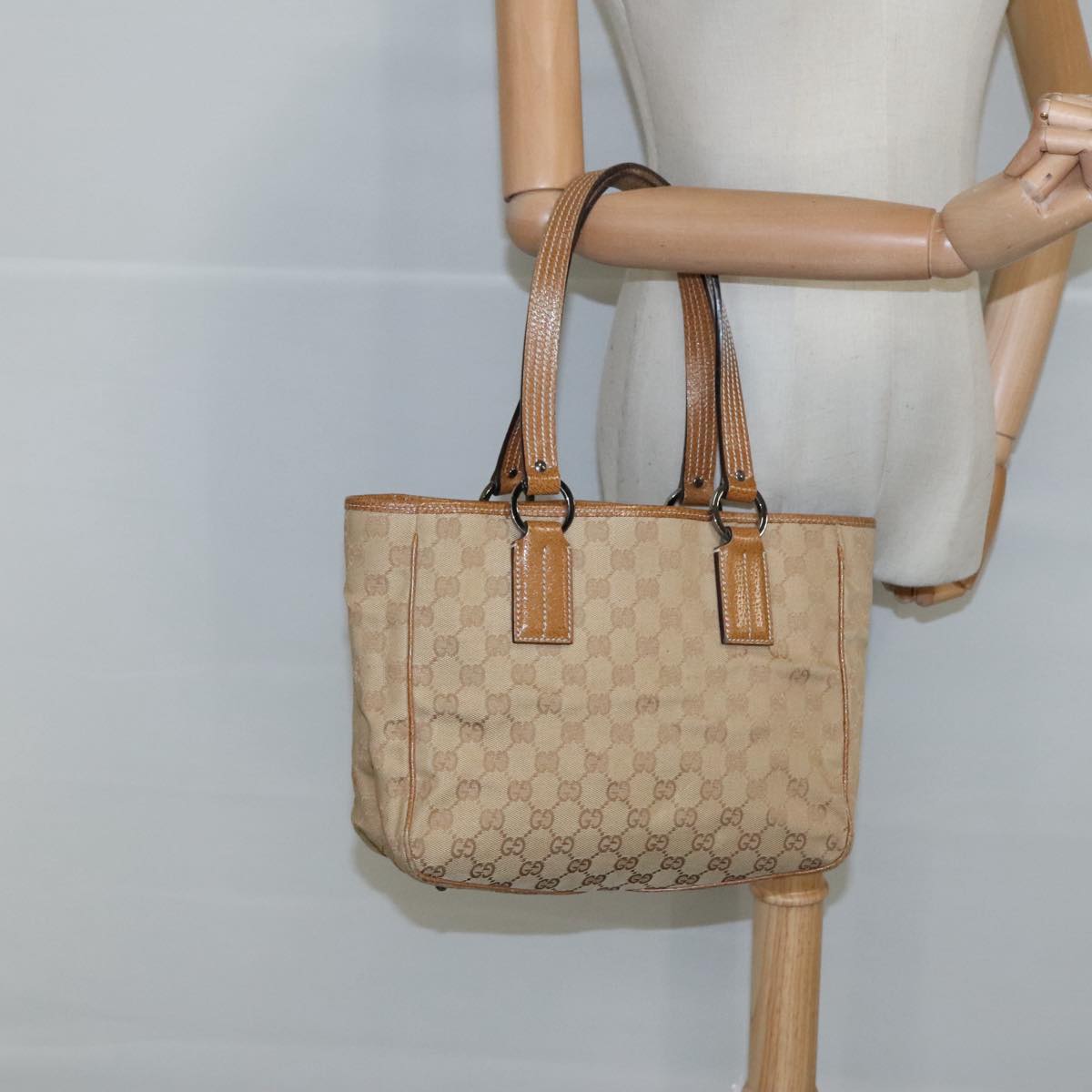 Gucci Beige Canvas Shoulder Bag (Pre-Owned)
