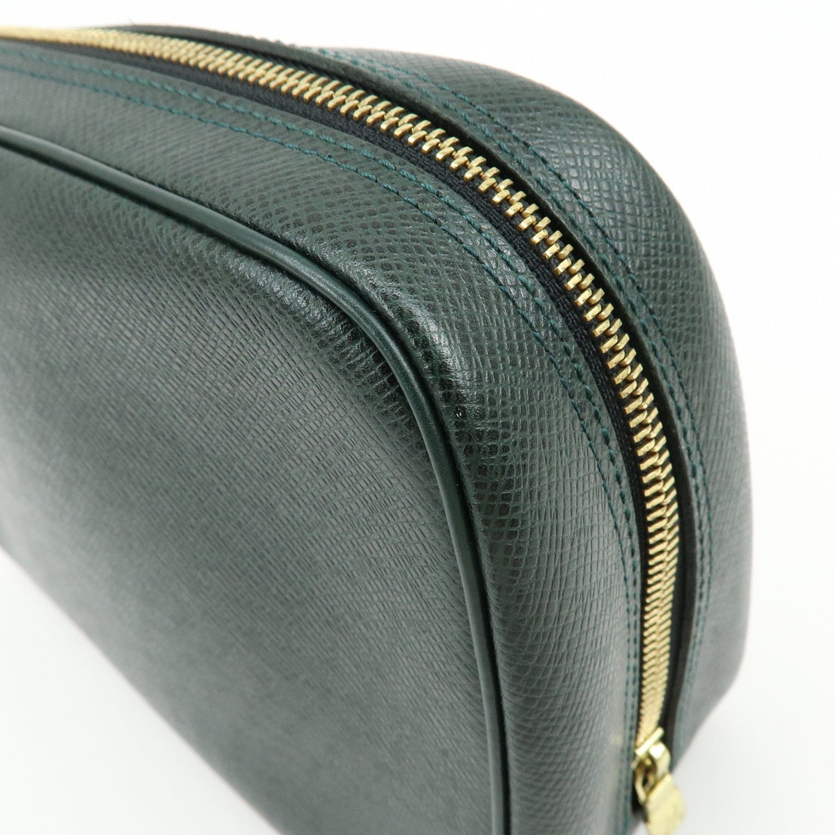 Louis Vuitton Toiletry Pouch Taiga Leather Green Leather Clutche & Pouche Bag (Pre-Owned)