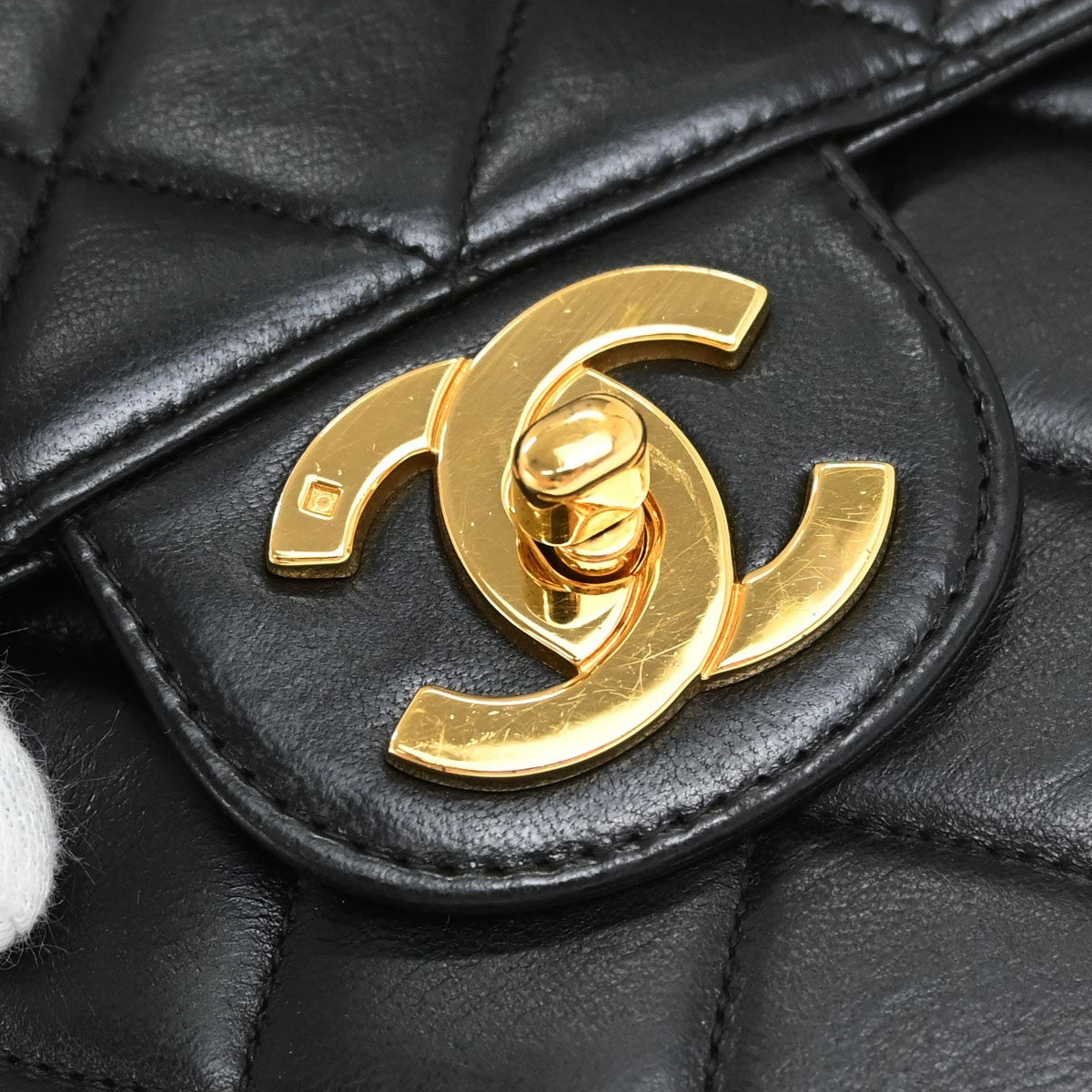 Chanel Classic Single Flap Quilted Lambskin Black Leather Handbag (Pre-Owned)