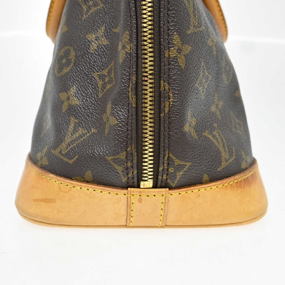 Louis Vuitton Alma Monogram Canvas Brown Canvas Handbag (Pre-Owned)