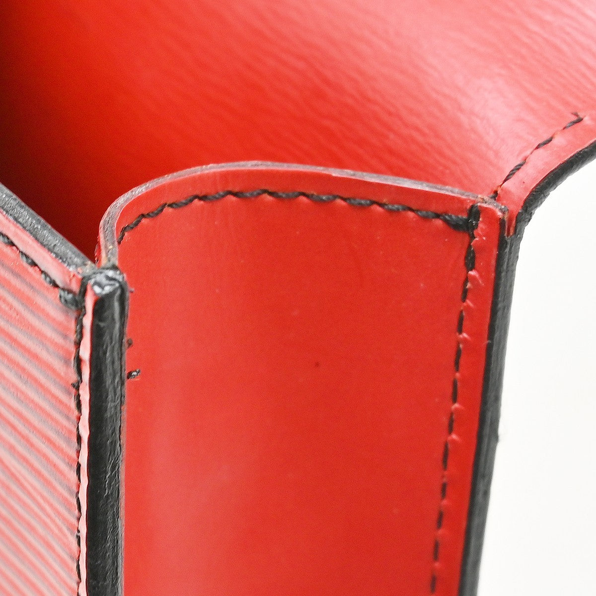 Louis Vuitton Tilsitt Bum Epi Leather Red Leather Handbag (Pre-Owned)