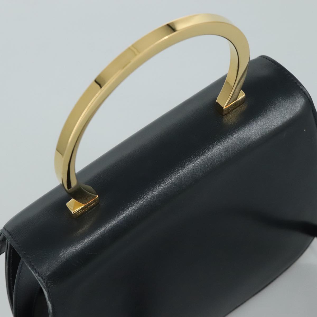 Salvatore Ferragamo Black Leather Handbag (Pre-Owned)