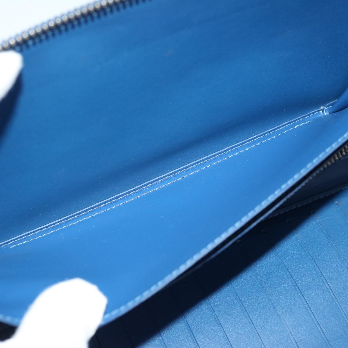 Louis Vuitton Atholl Blue Leather Clutch Bag (Pre-Owned)