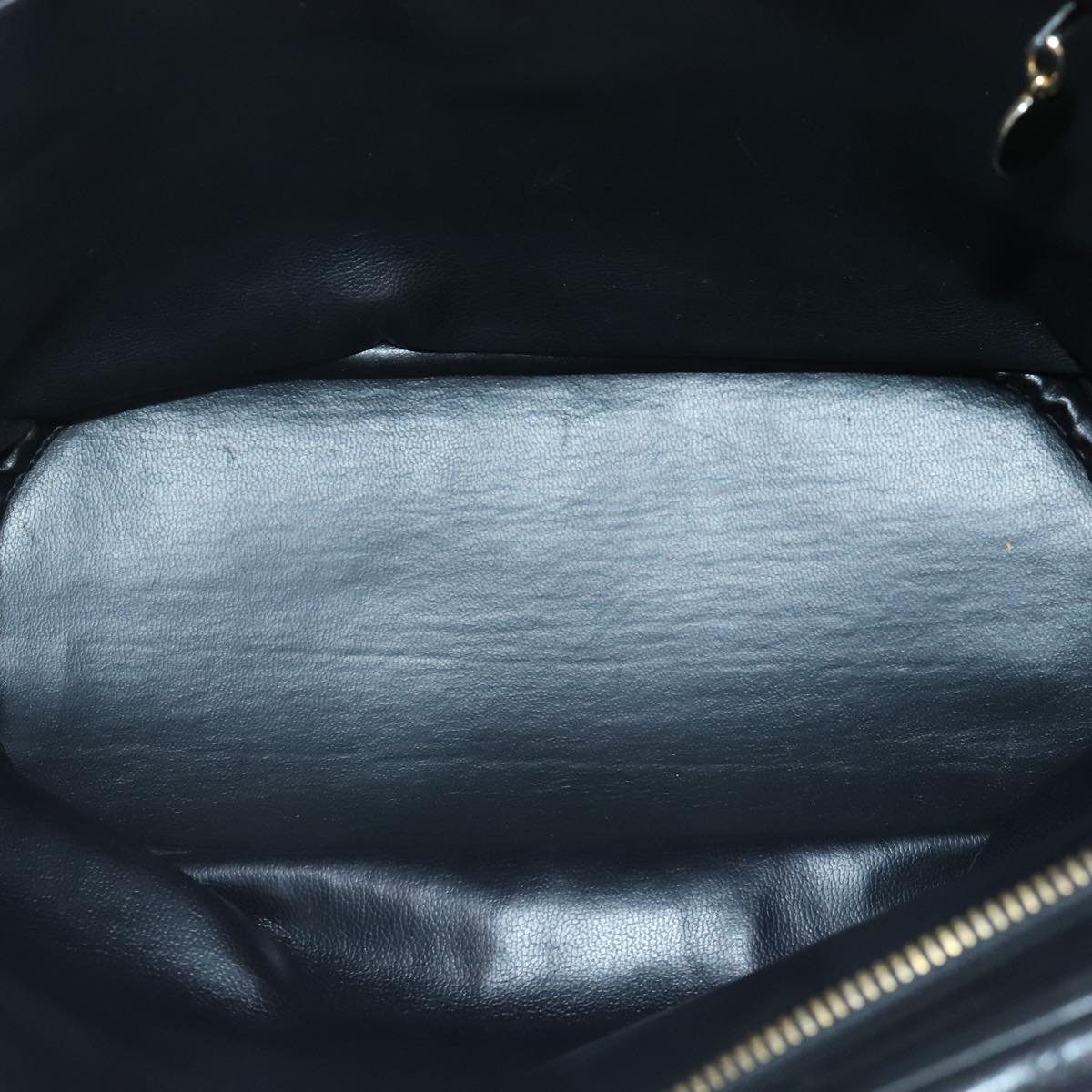 Chanel Cc Black Calfskin Tote Bag (Pre-Owned)