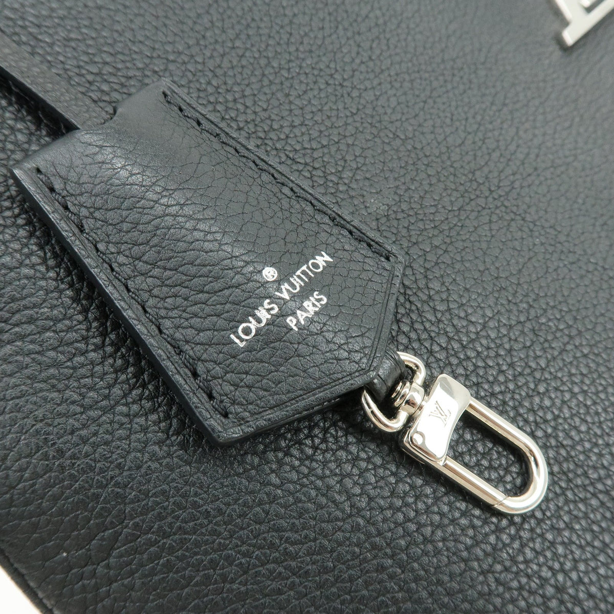 Louis Vuitton Lockme Hobo Leather Black Leather Shoulder Bag Bag (Pre-Owned)