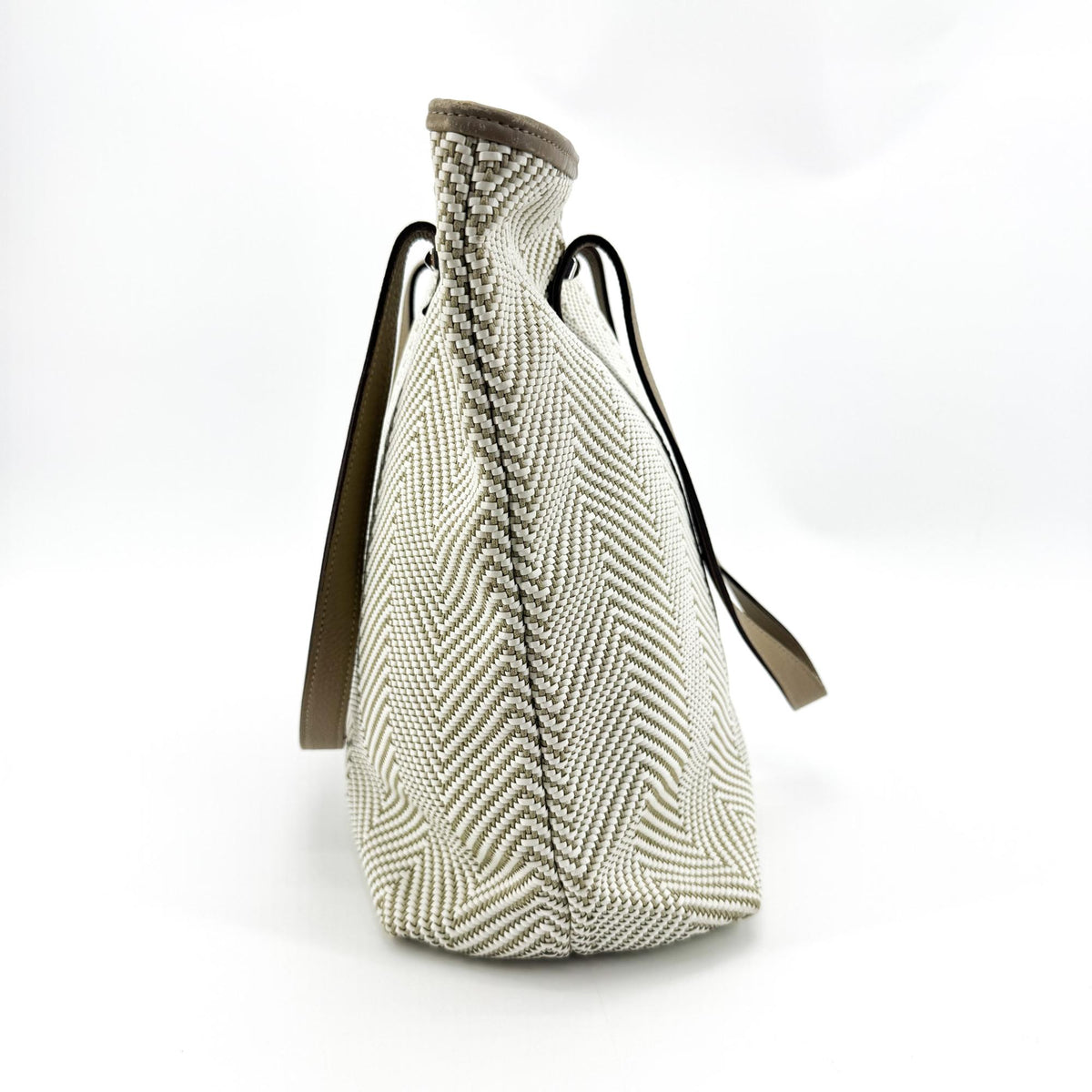Hermes Chennai Woven Leather And Canvas White Canvas Tote Bag Bag (Pre-Owned)