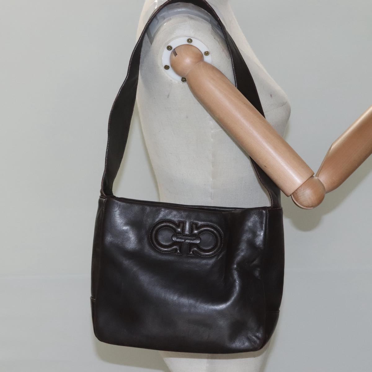 Salvatore Ferragamo Gancini Brown Leather Shoulder Bag (Pre-Owned)