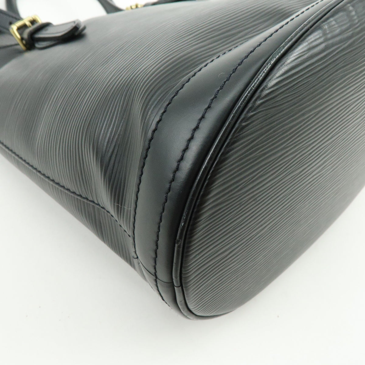 Louis Vuitton Petit Bucket Epi Leather Black Leather Handbag (Pre-Owned)