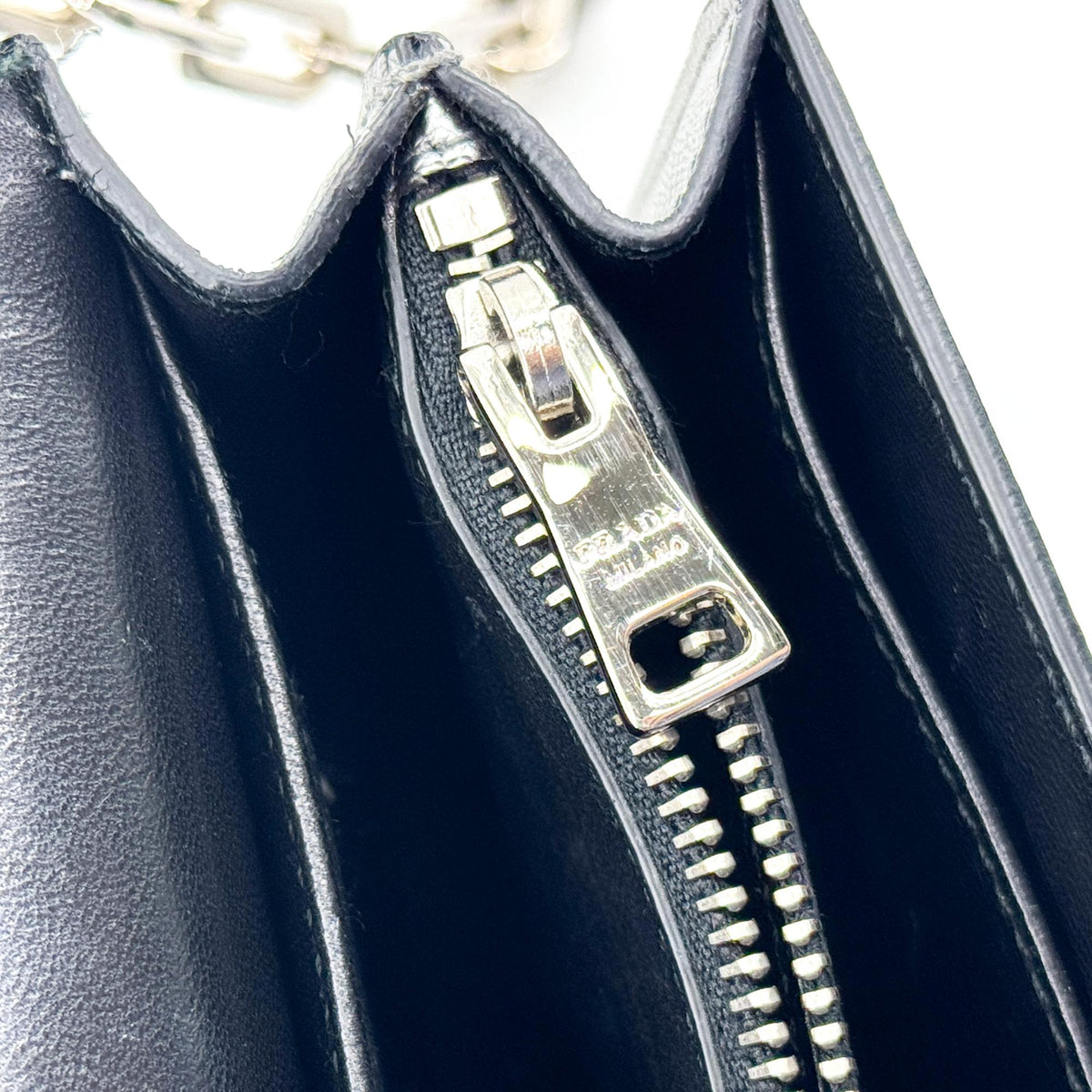 Prada Wallet On Strap Saffiano Leather Silver Leather Crossbody Bag Bag (Pre-Owned)