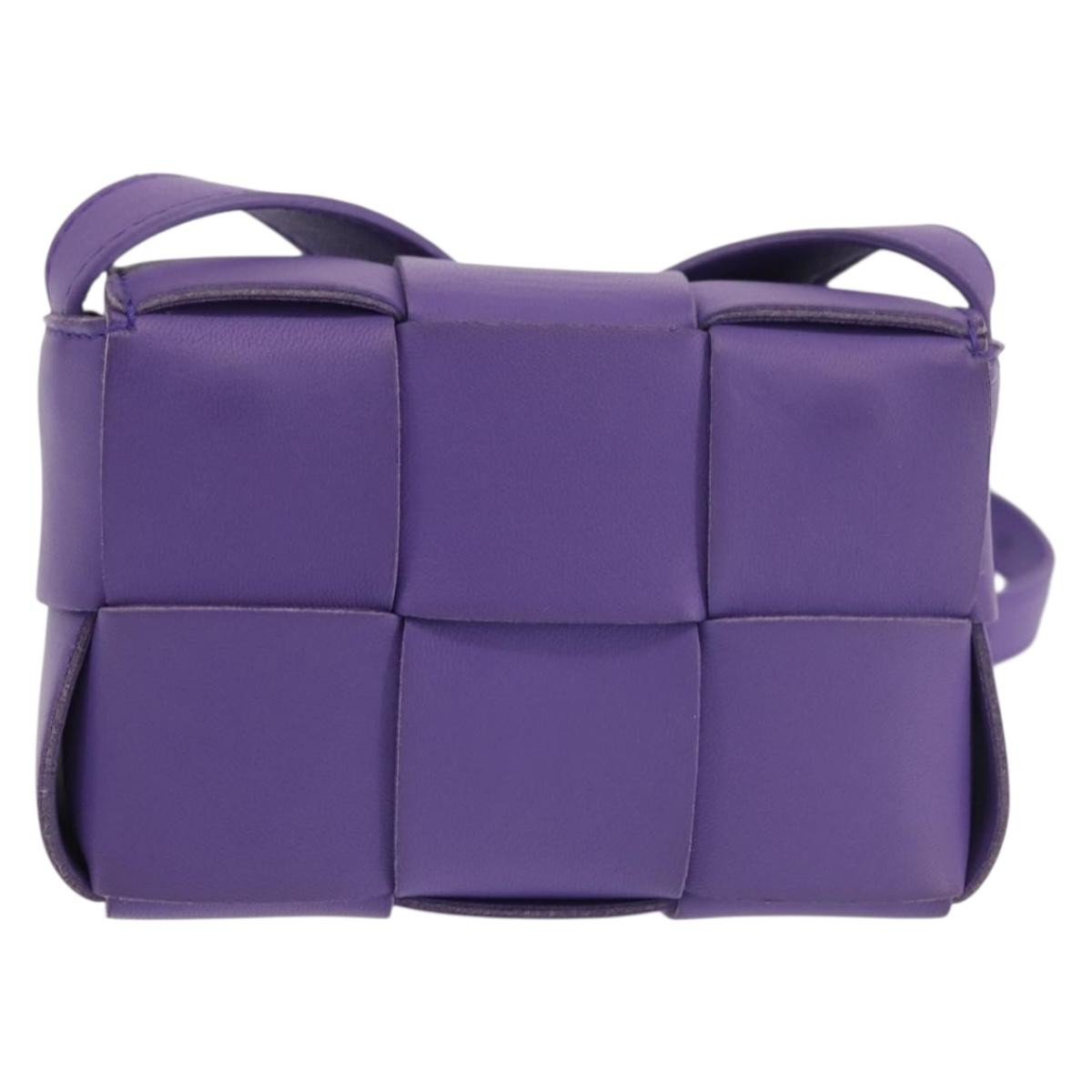 Bottega Veneta Cassette Maxi Intrecciato Leather Purple Leather Clutche & Pouche Bag (Pre-Owned)