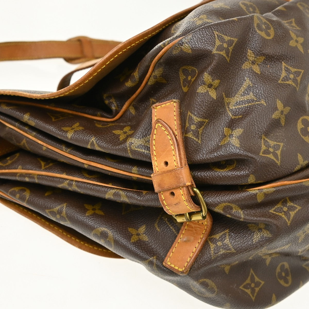 Louis Vuitton Saumur Monogram Canvas Brown Canvas Shoulder Bag Bag (Pre-Owned)