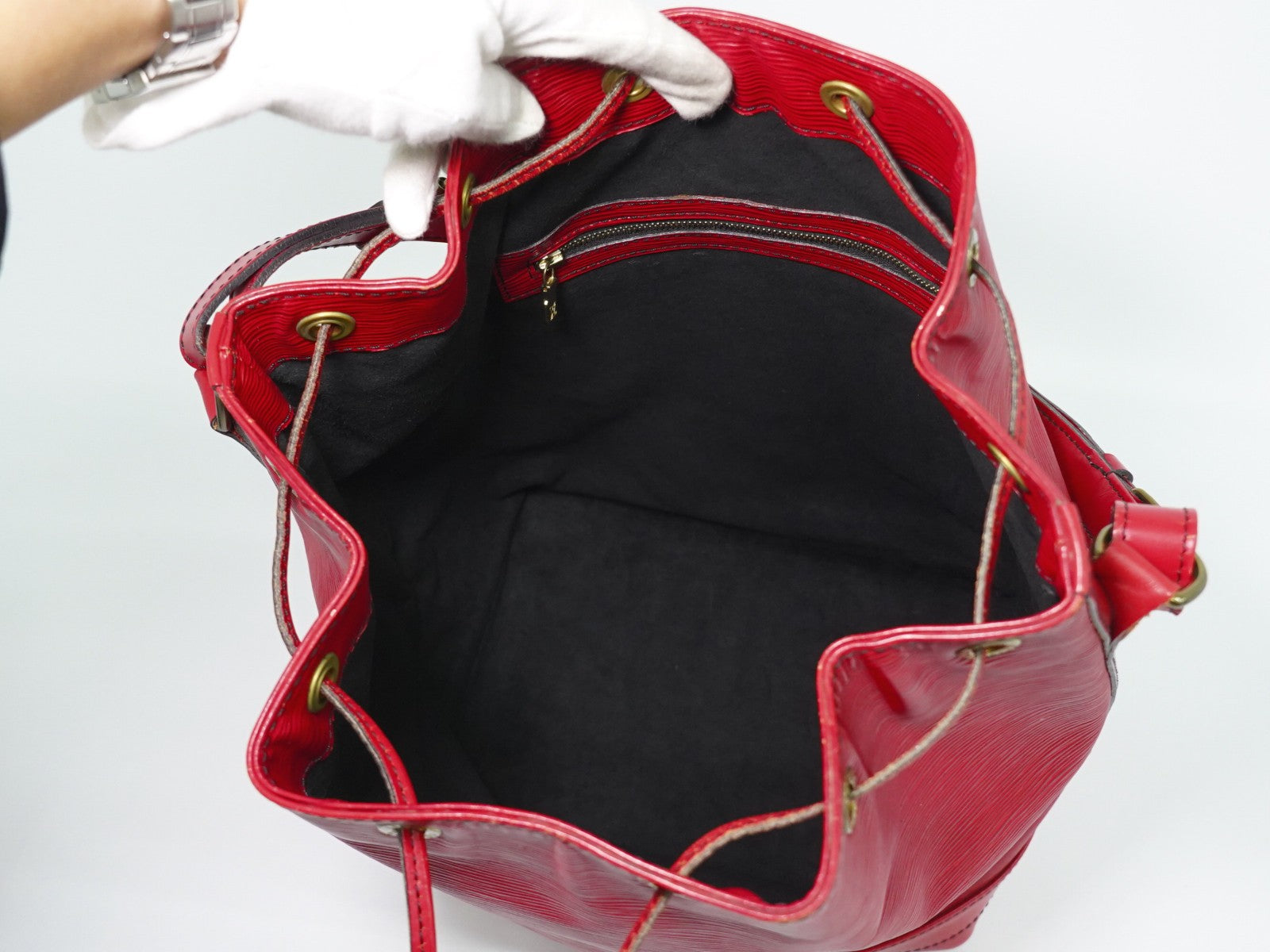 Louis Vuitton Petit Noe Nm Epi Leather Red Leather Shoulder Bag Bag (Pre-Owned)