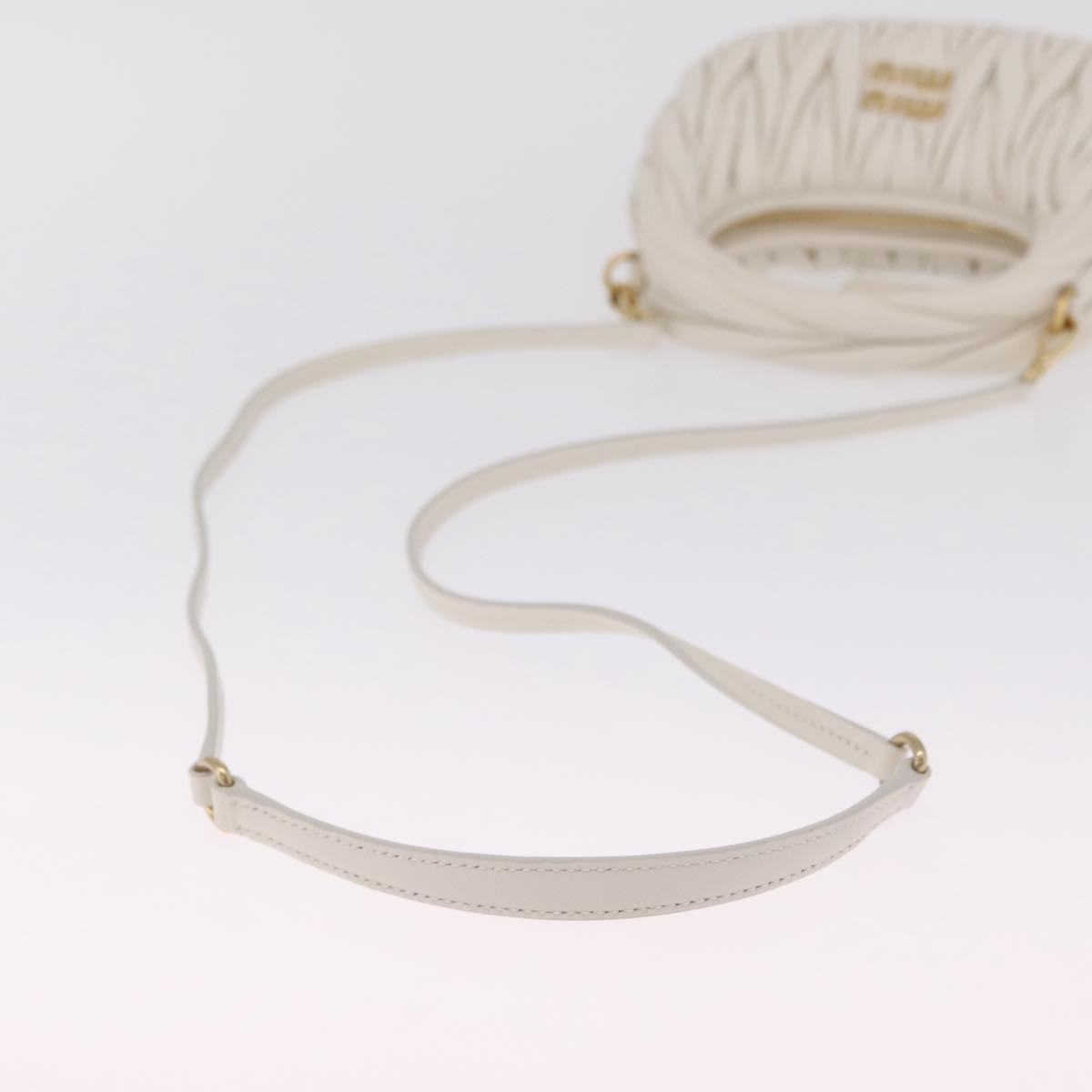 Miu Miu Wander Hobo Matelasse Leather White Leather Shoulder Bag Bag (Pre-Owned)