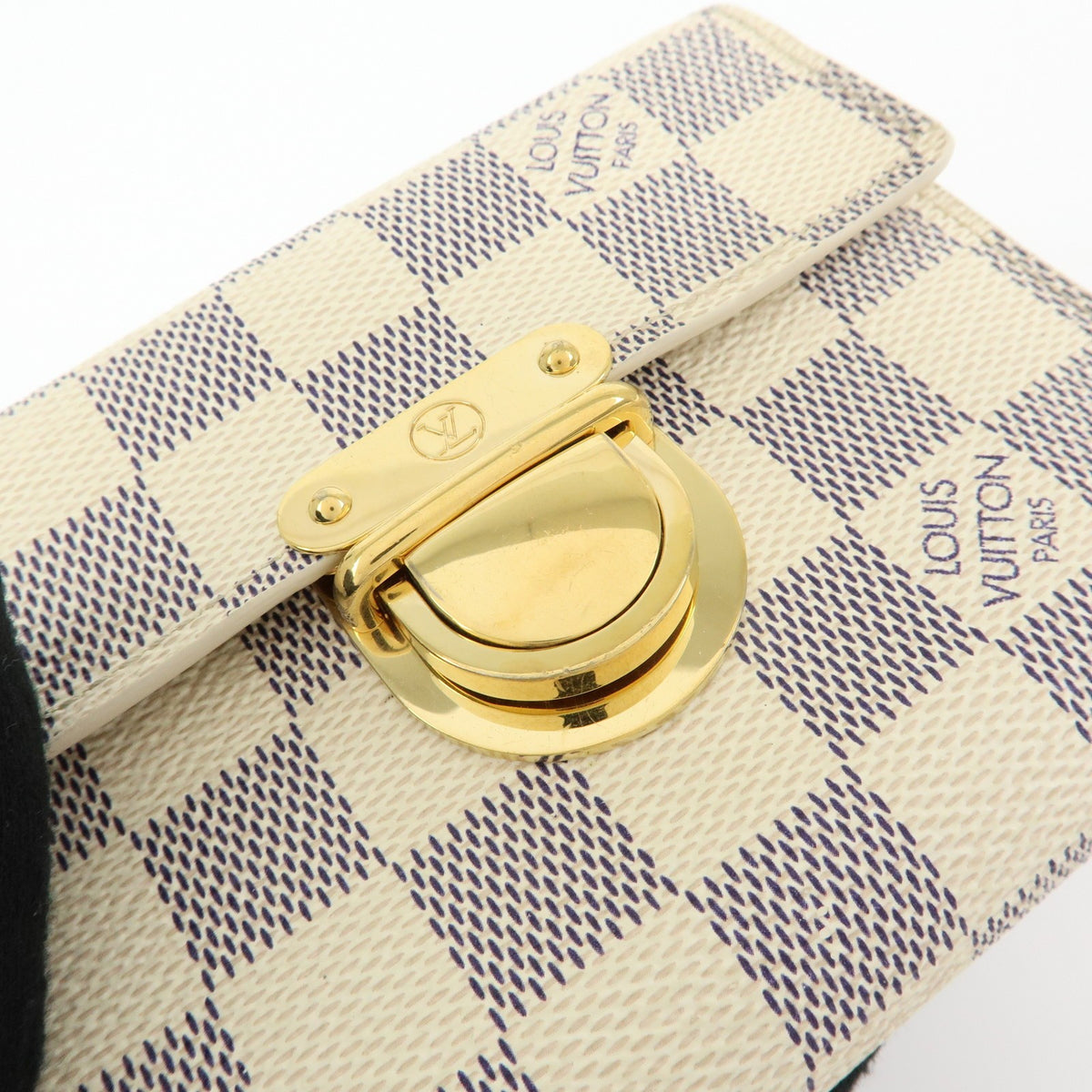 Louis Vuitton Koala Damier Beige Canvas Wallets Accessory (Pre-Owned)