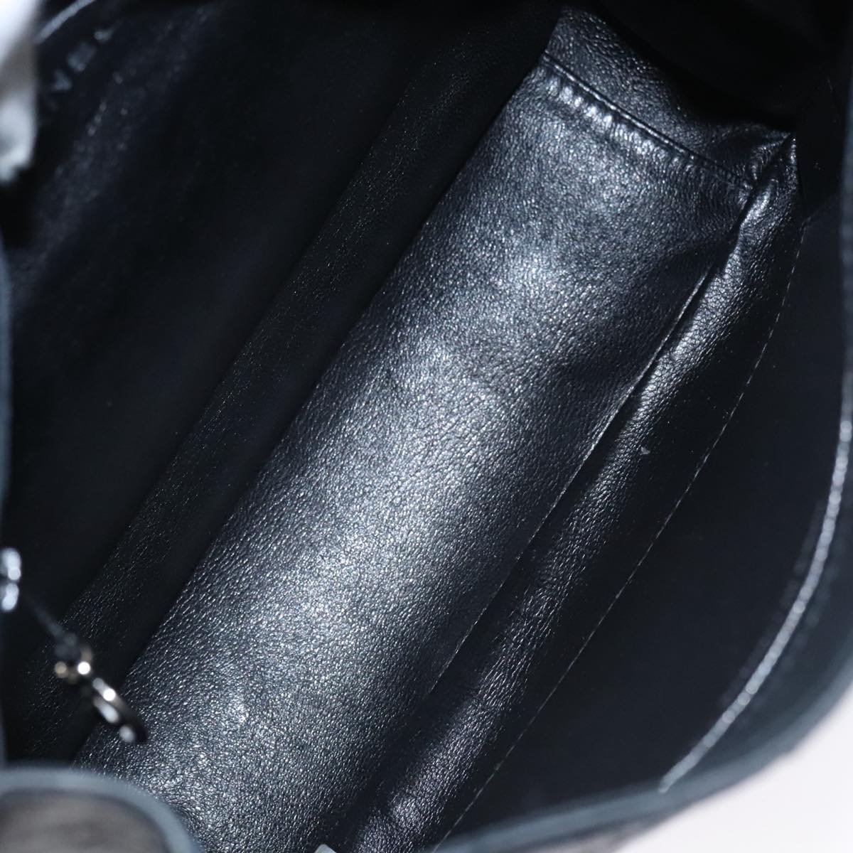 Chanel Black Leather Handbag (Pre-Owned)