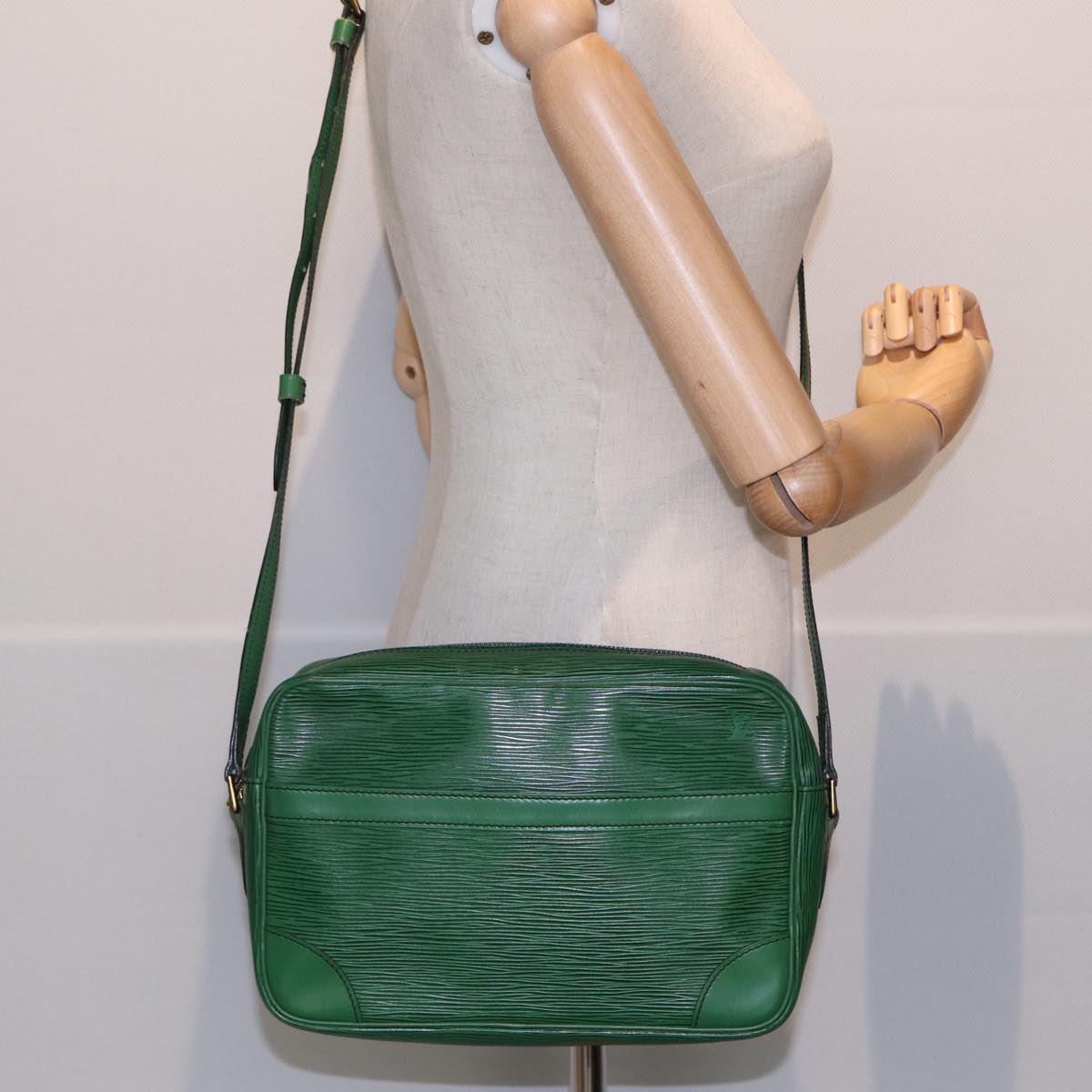Louis Vuitton Trocadero 23 Green Leather Shoulder Bag (Pre-Owned)