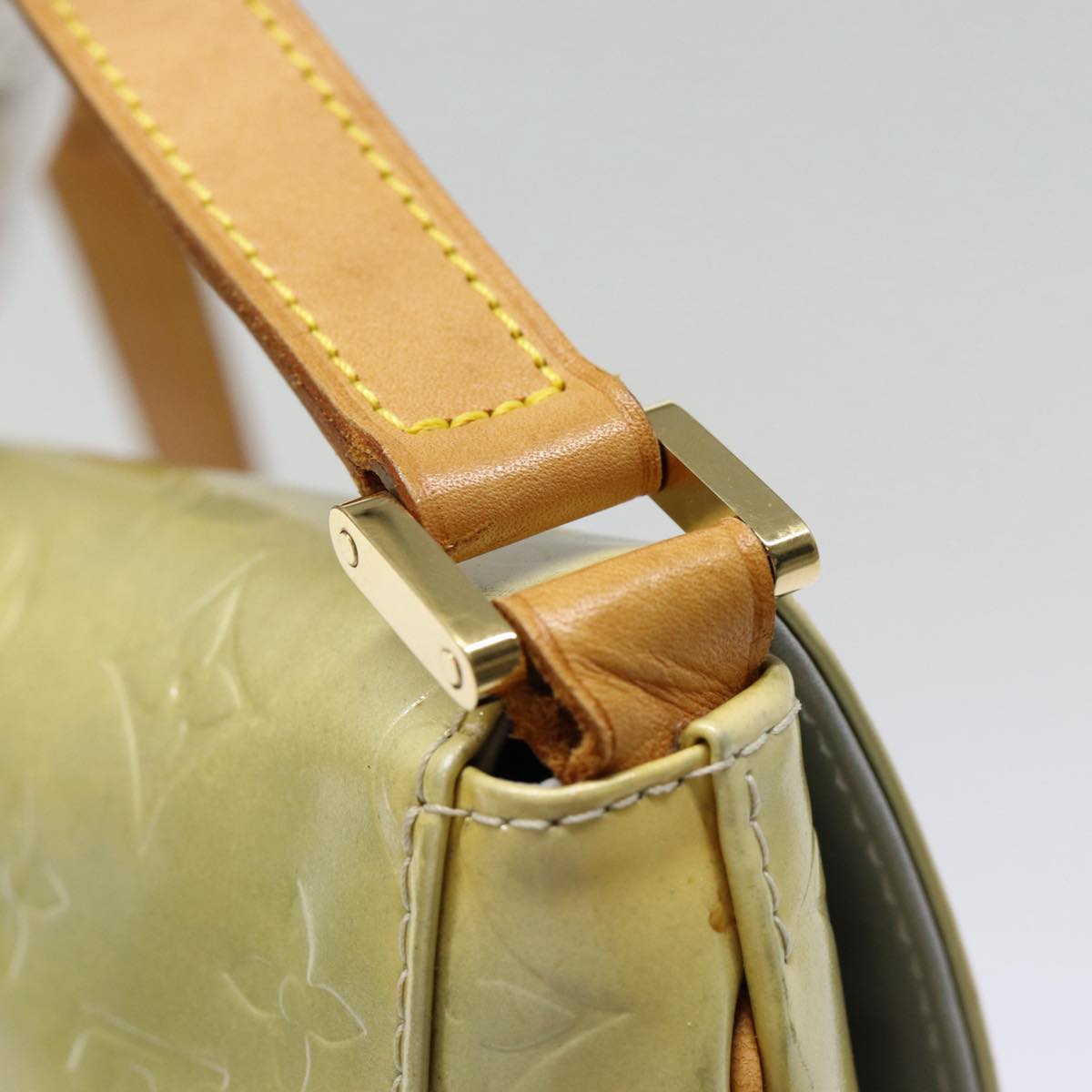 Louis Vuitton Thompson Street Grey Patent Leather Shoulder Bag (Pre-Owned)