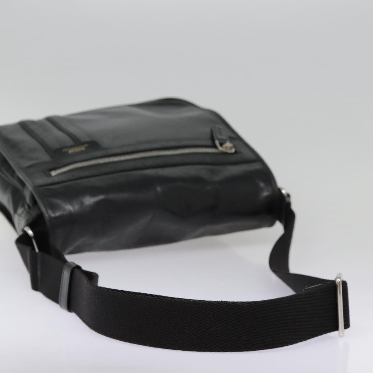Bally Black Leather Shoulder Bag (Pre-Owned)