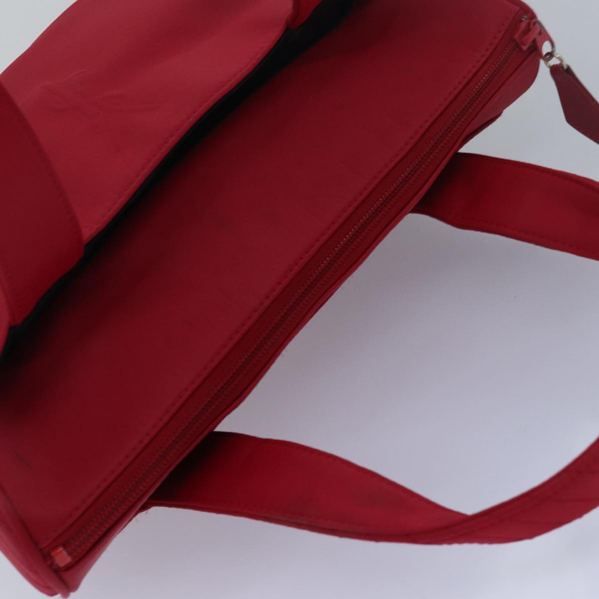 Yves Saint Laurent Red Synthetic Handbag (Pre-Owned)
