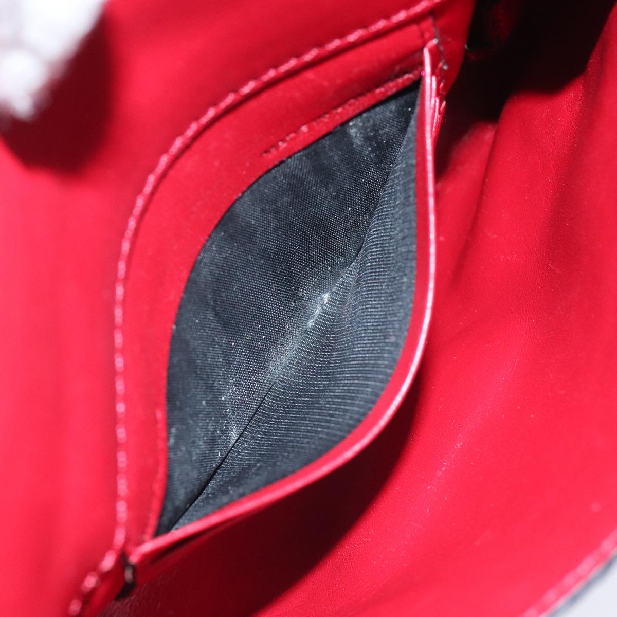 Burberry Red Leather Shoulder Bag (Pre-Owned)