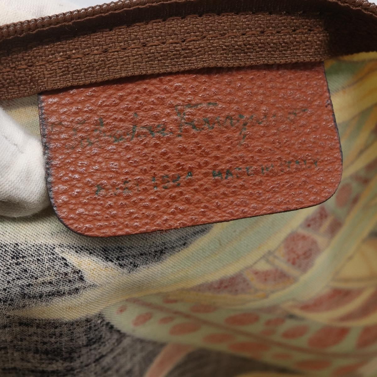 Salvatore Ferragamo Vintage Leather Brown Leather Shoulder Bag Bag (Pre-Owned)