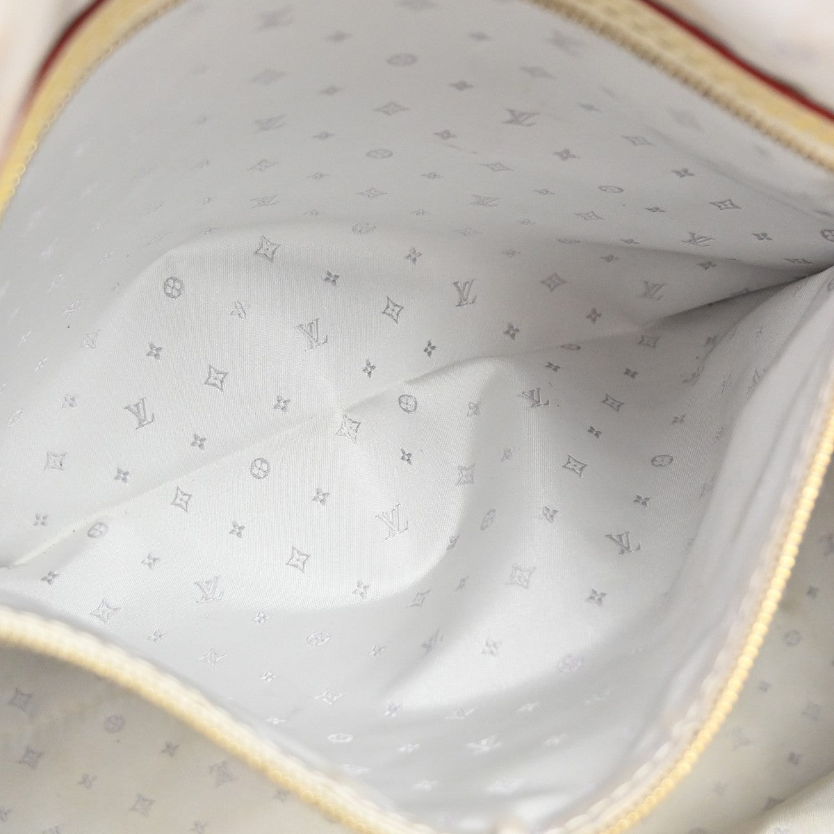 Louis Vuitton Suhali Le Majestueux Leather White Leather Handbag (Pre-Owned)