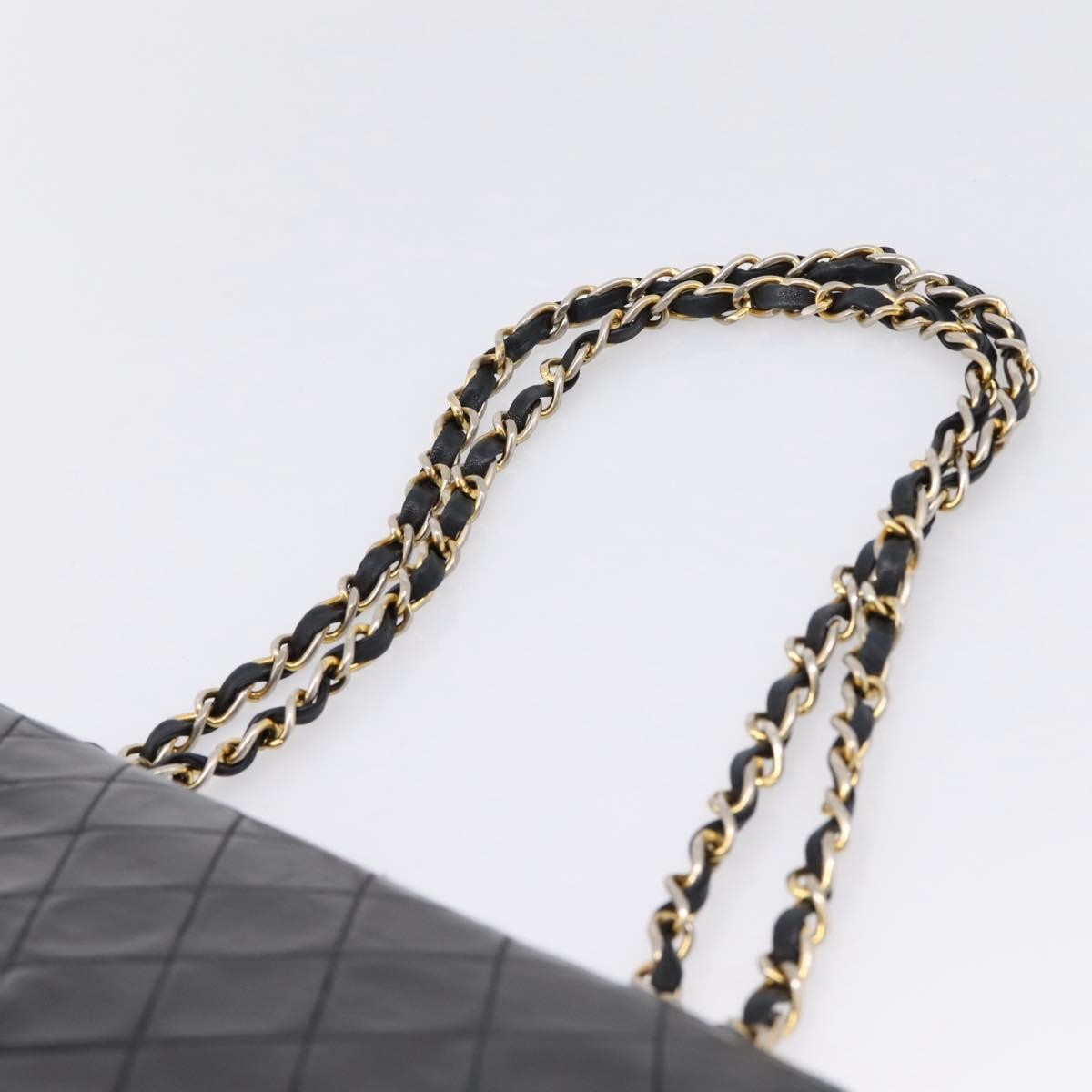 Chanel Timeless - Classic Double Flap Quilted Lambskin Black Leather Handbag (Pre-Owned)