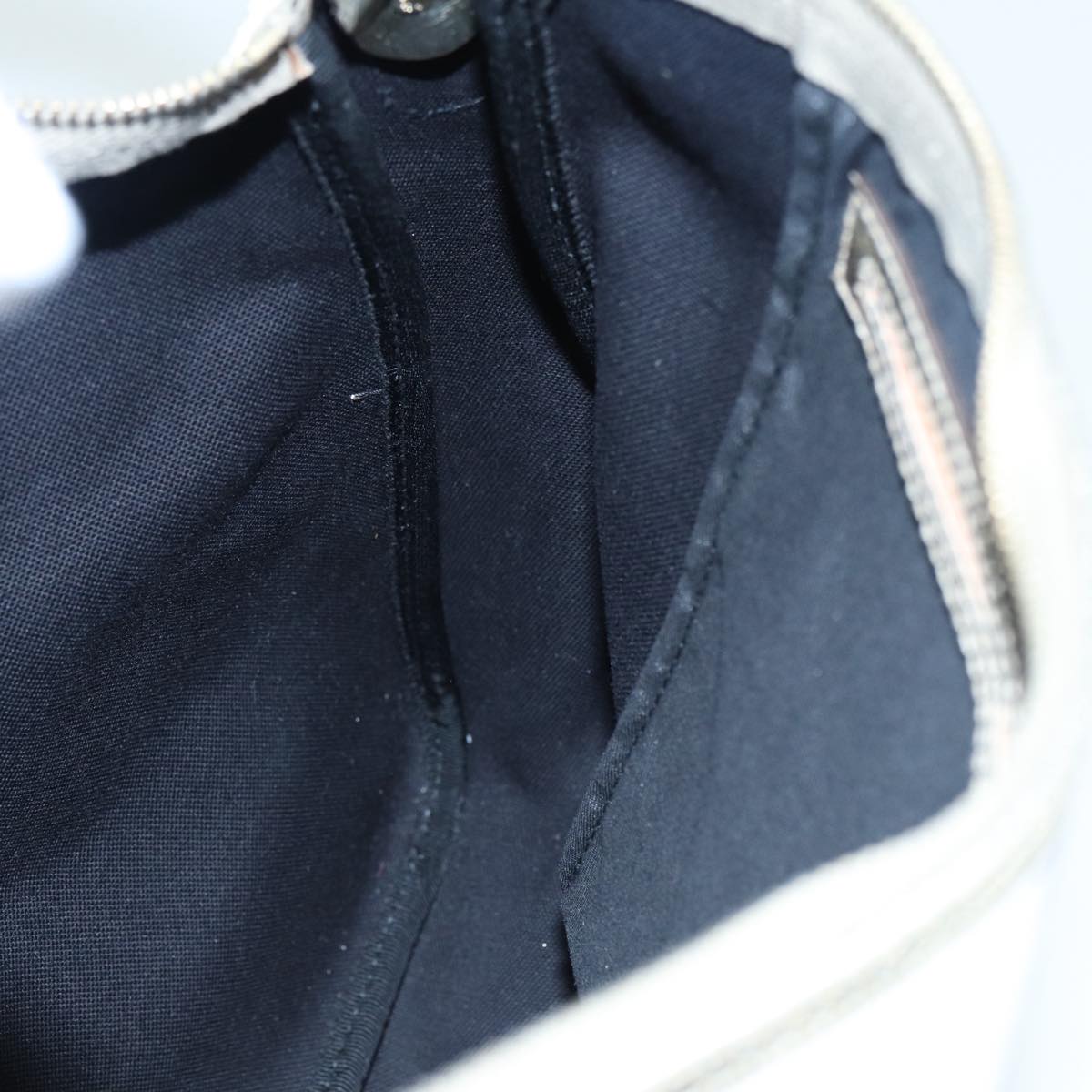 Gucci Supreme Gg White Leather Shoulder Bag (Pre-Owned)