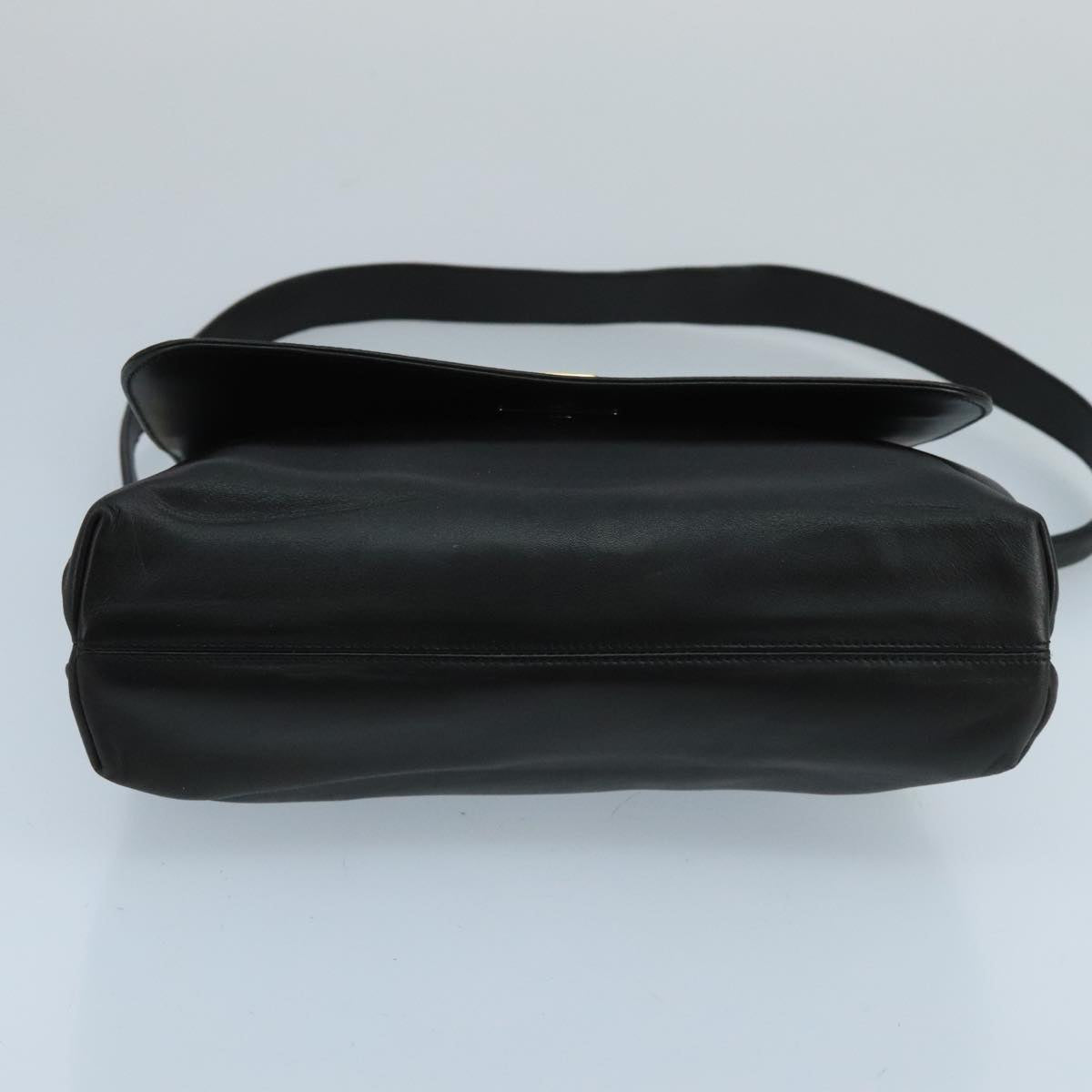 Salvatore Ferragamo Gancini Black Leather Shoulder Bag (Pre-Owned)