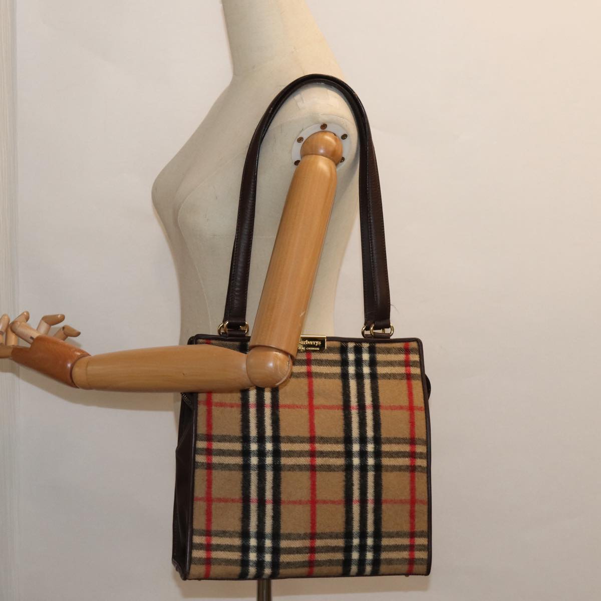 Burberry Nova Check Beige Wool Shoulder Bag (Pre-Owned)
