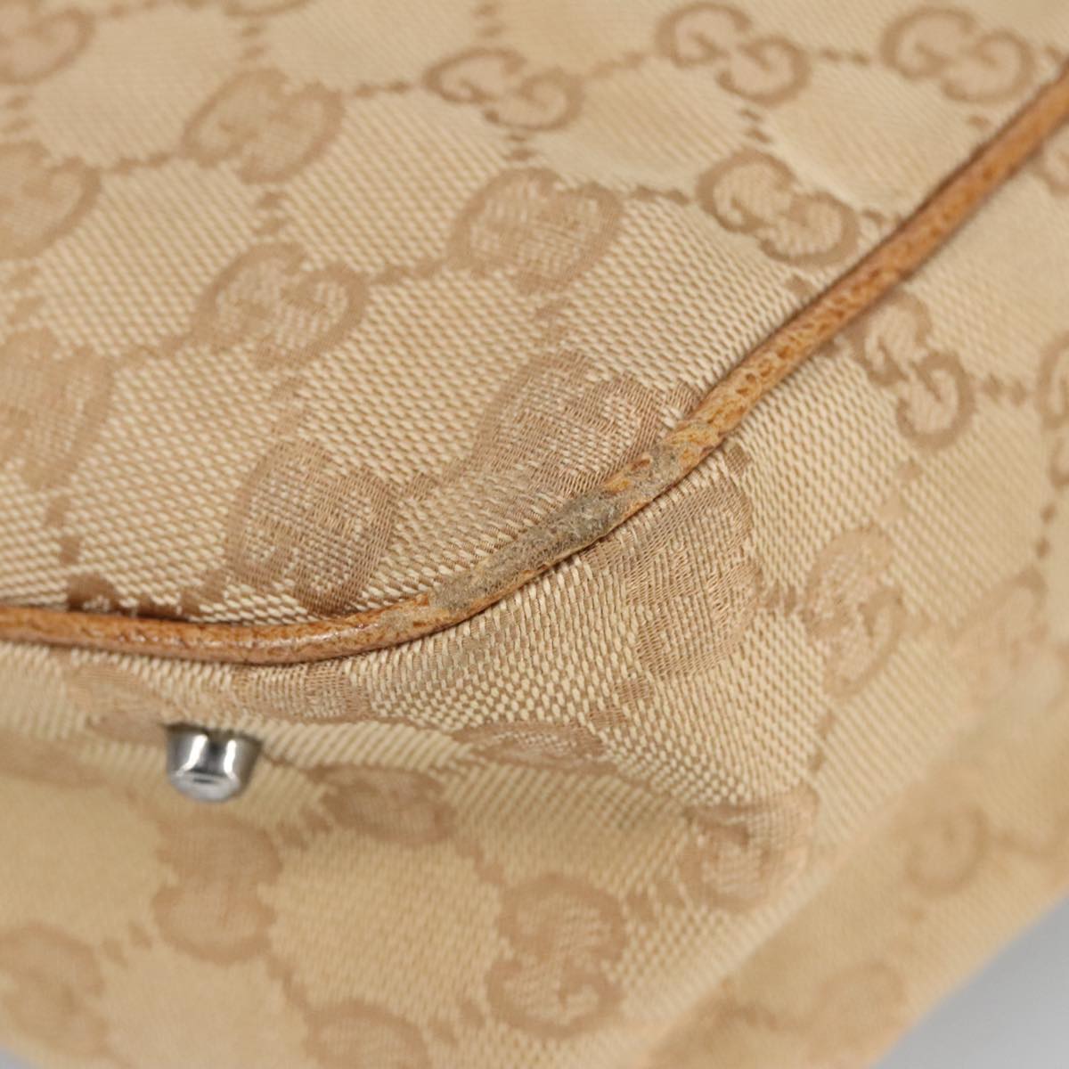 Gucci Beige Canvas Shoulder Bag (Pre-Owned)