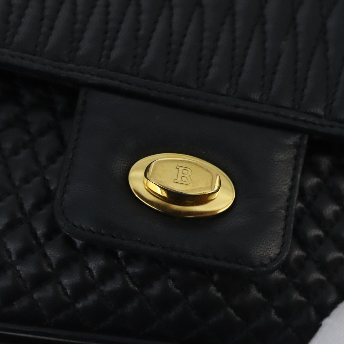 Bally Black Leather Shoulder Bag (Pre-Owned)