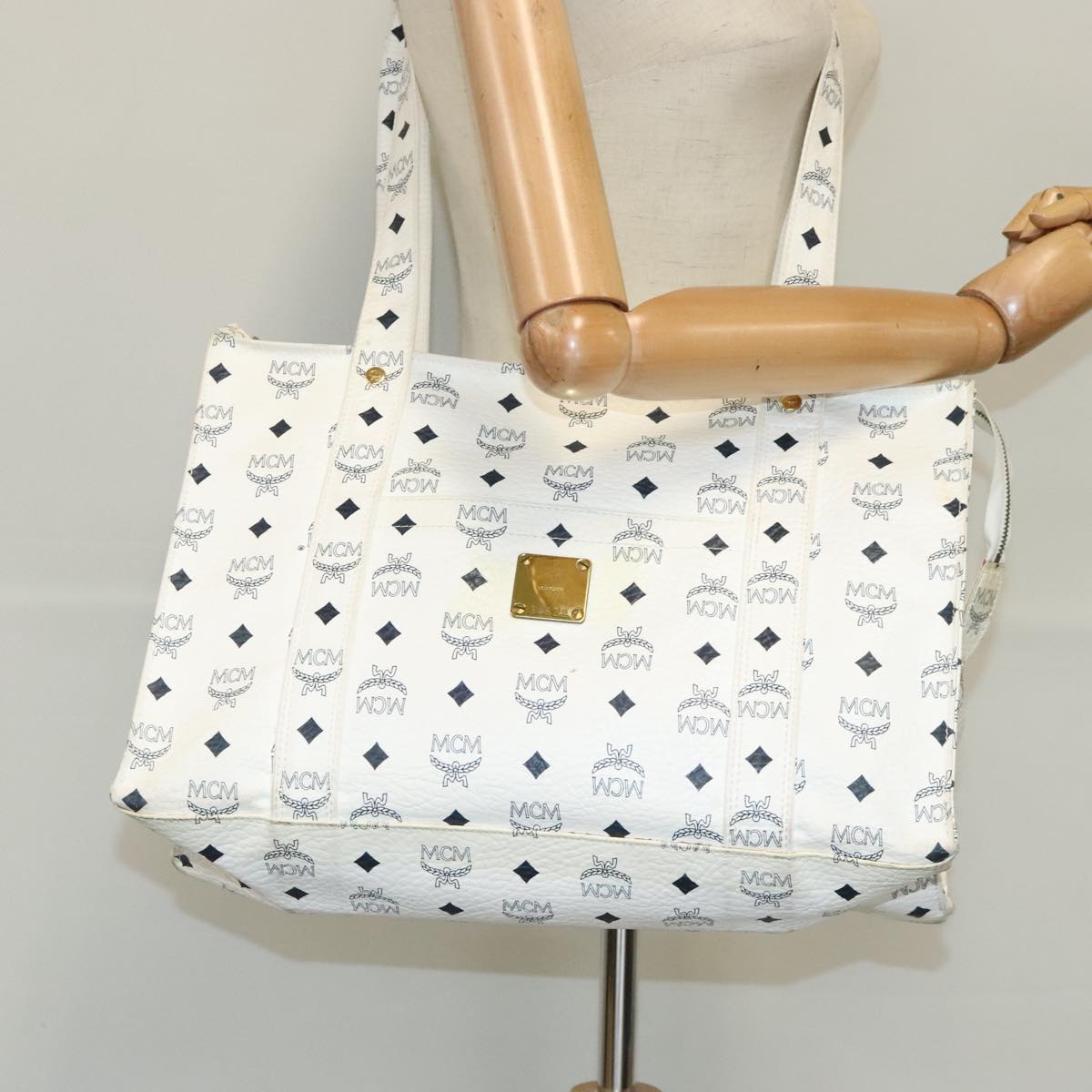 MCM Visetos White Canvas Tote Bag (Pre-Owned)