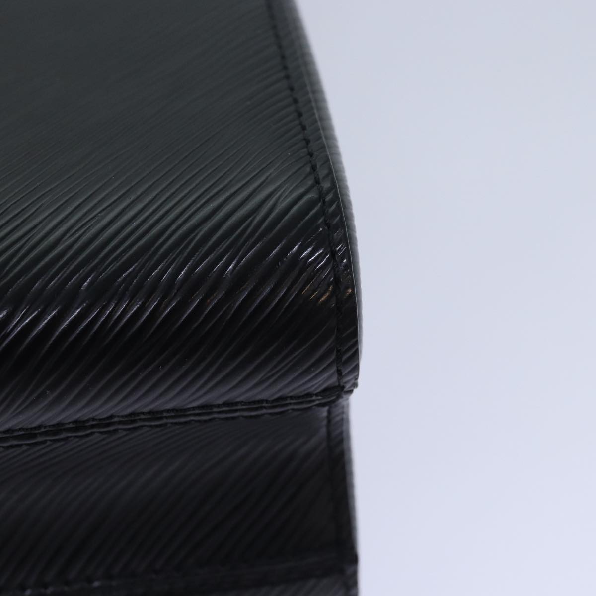 Louis Vuitton Twist Black Leather Shoulder Bag (Pre-Owned)