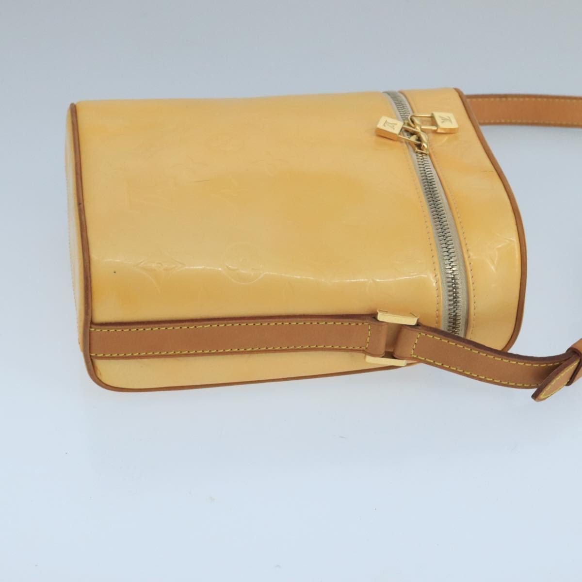 Louis Vuitton Sullivan Yellow Patent Leather Shoulder Bag (Pre-Owned)