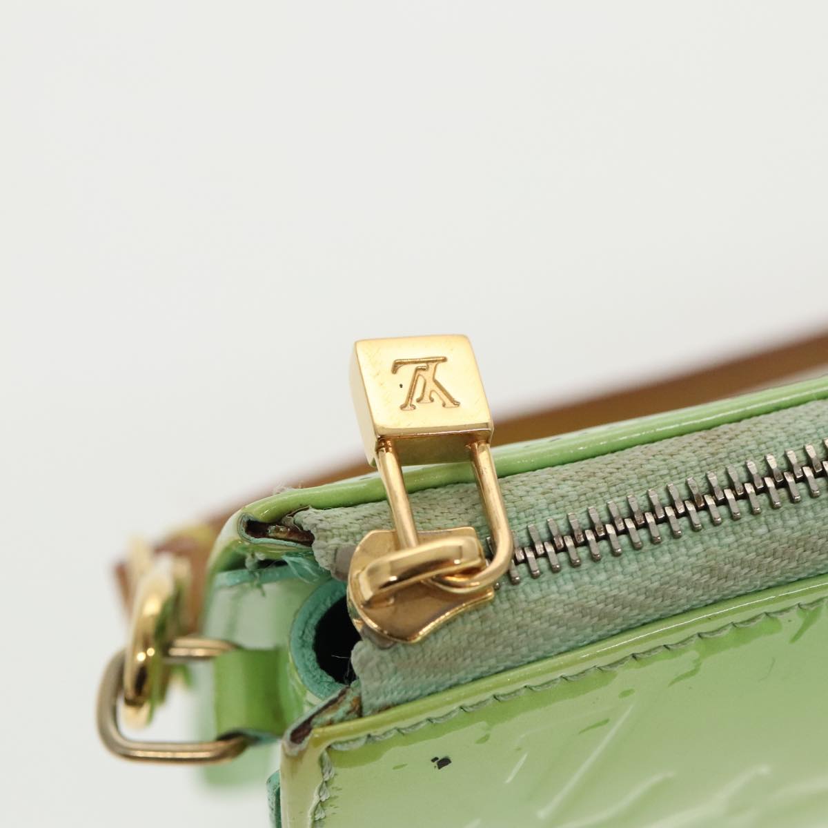 Louis Vuitton Lexington Green Patent Leather Clutch Bag (Pre-Owned)