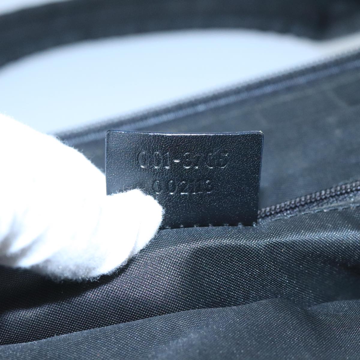 Gucci Gg Canvas Black Canvas Shoulder Bag (Pre-Owned)