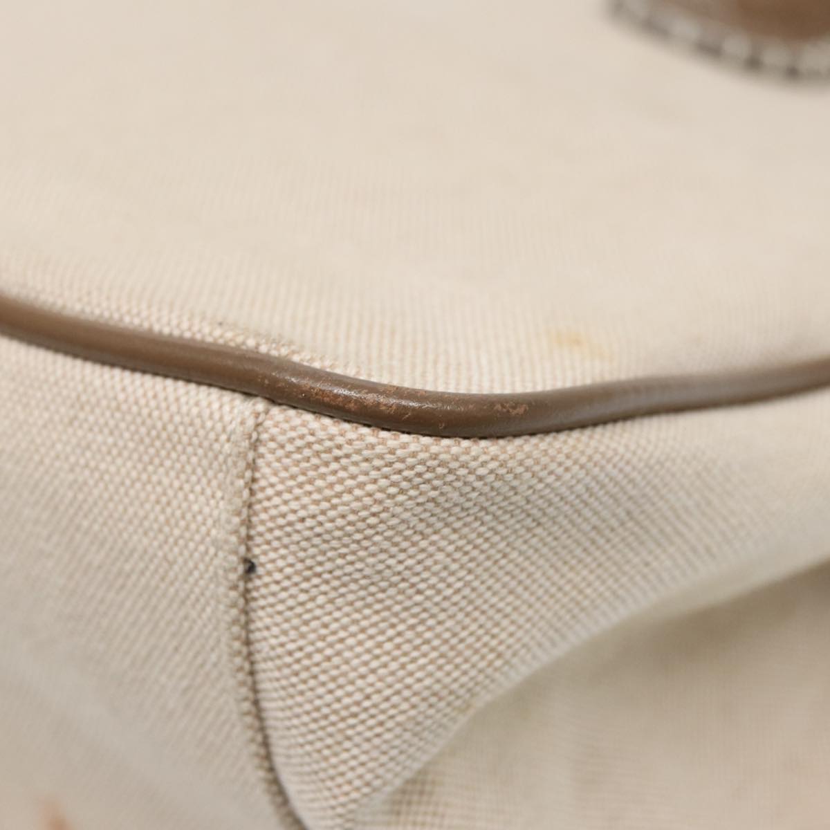 Burberry Beige Canvas Handbag (Pre-Owned)