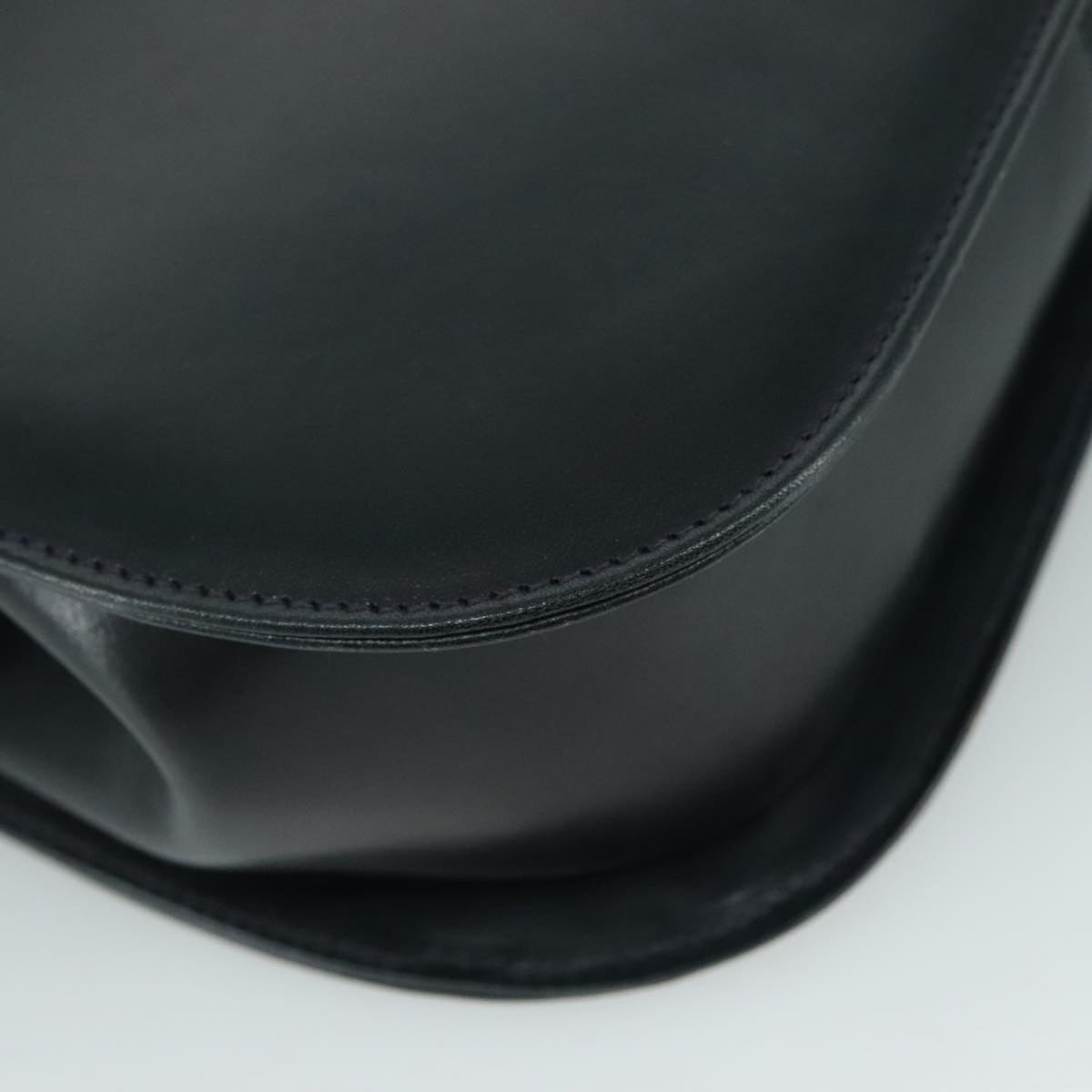 Salvatore Ferragamo Black Leather Handbag (Pre-Owned)