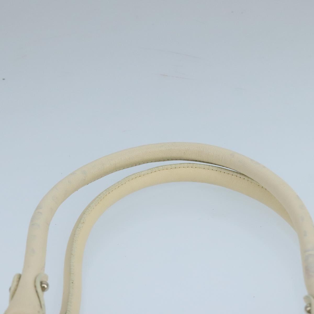 Salvatore Ferragamo Gancini White Leather Handbag (Pre-Owned)