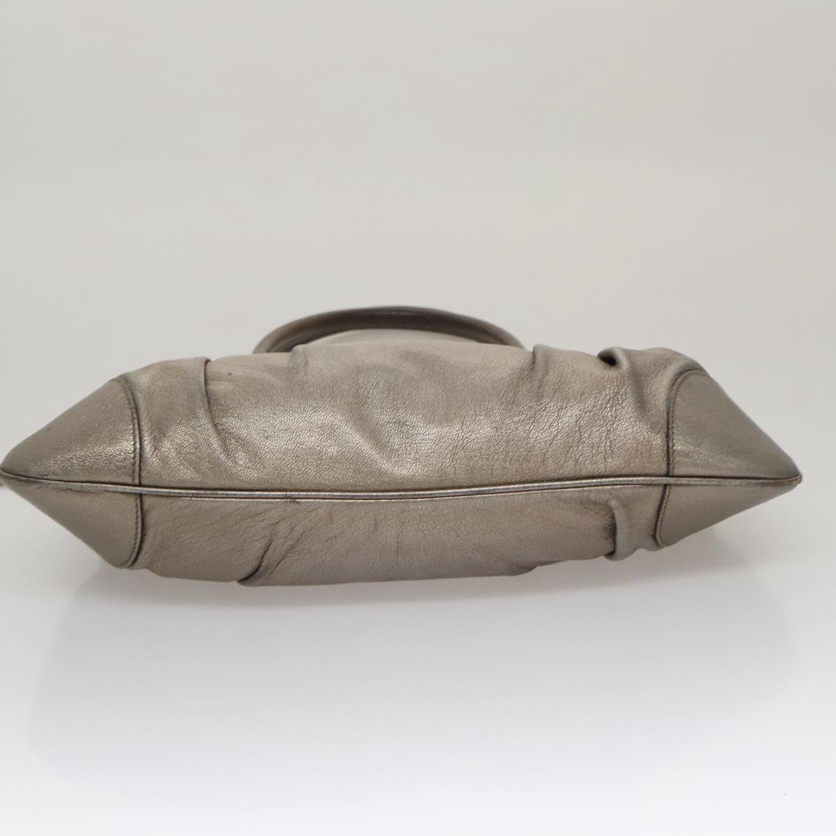 Salvatore Ferragamo Gancini Silver Leather Shoulder Bag (Pre-Owned)